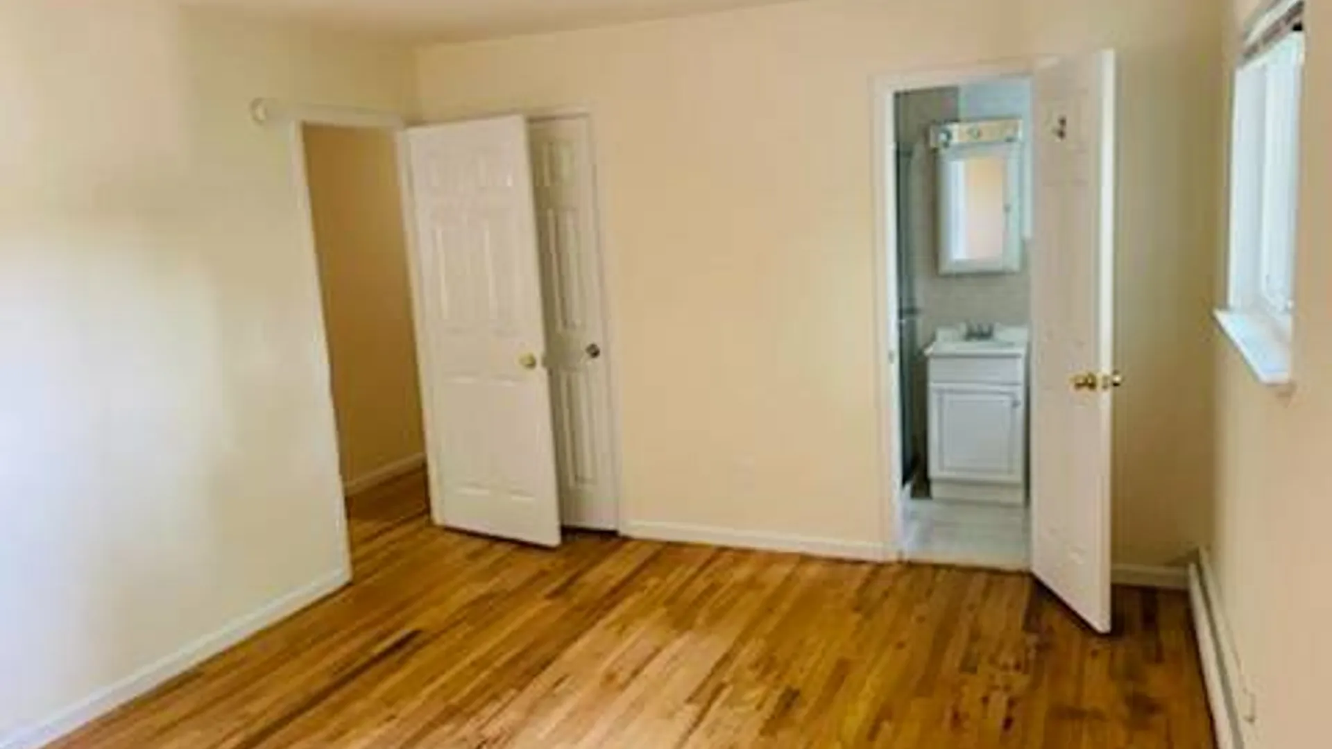 Property at 36 Gaffney St, Glen Cove, NY 11542 3