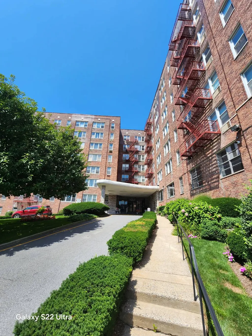 Property at 333 Bronx River Rd, Yonkers, NY 10704