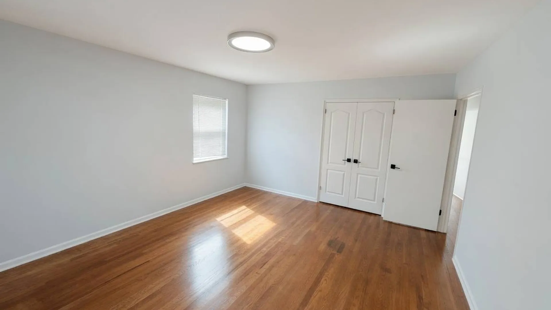 Property at 1080 Rhinelander Ave, Bronx, NY 10461 9