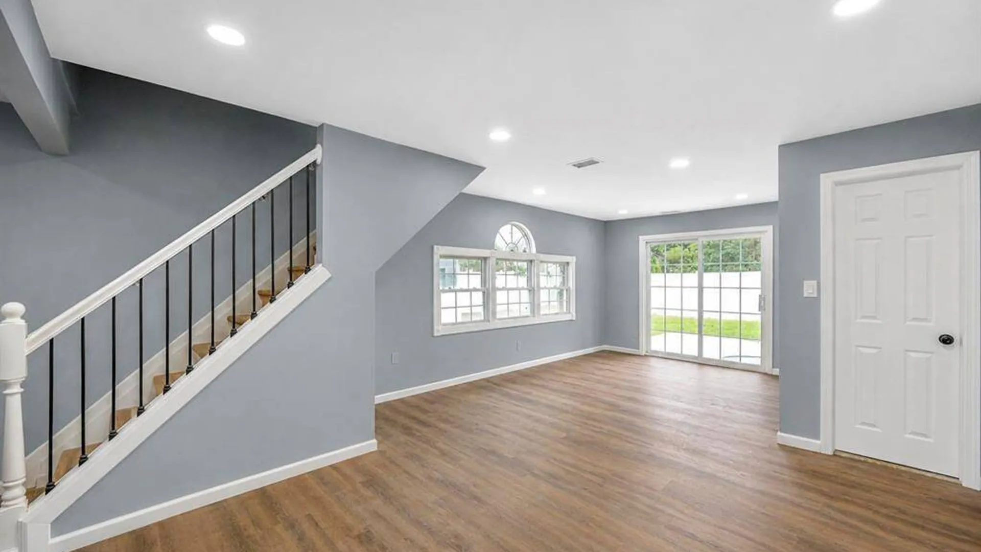 Property at 779 Peconic Avenue, West Babylon, NY 11704 28