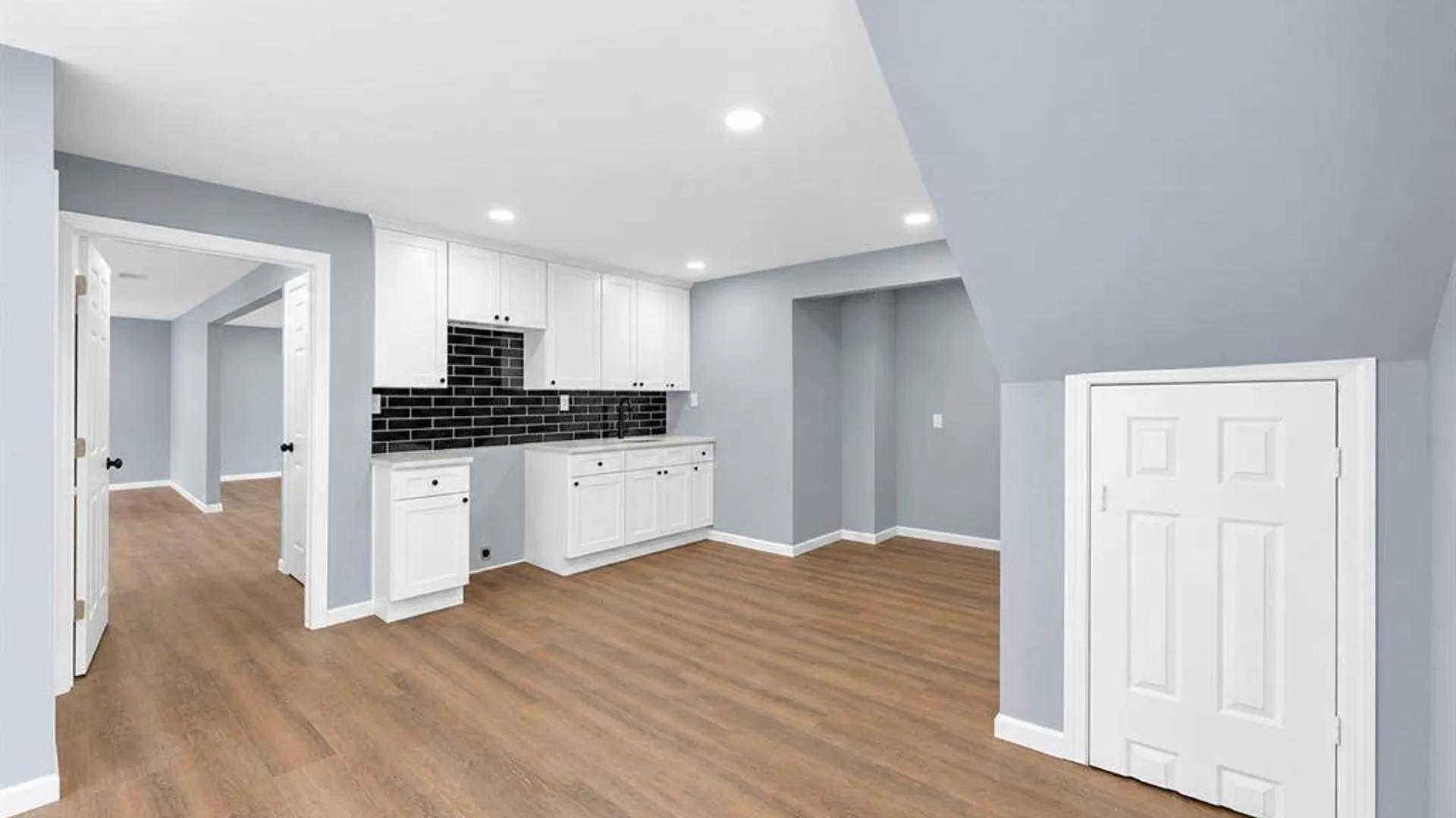 Property at 779 Peconic Avenue, West Babylon, NY 11704 30