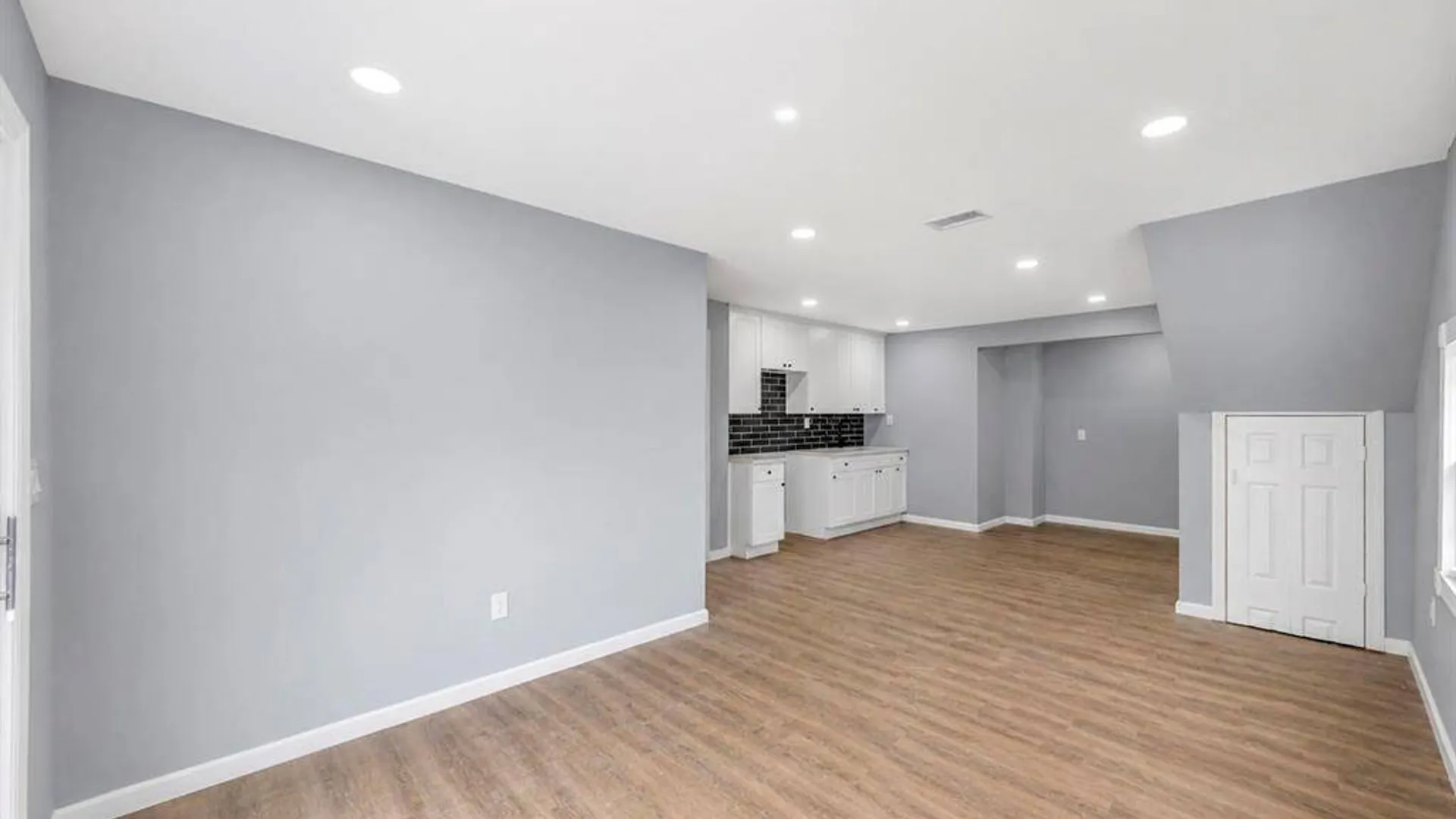 Property at 779 Peconic Avenue, West Babylon, NY 11704 33