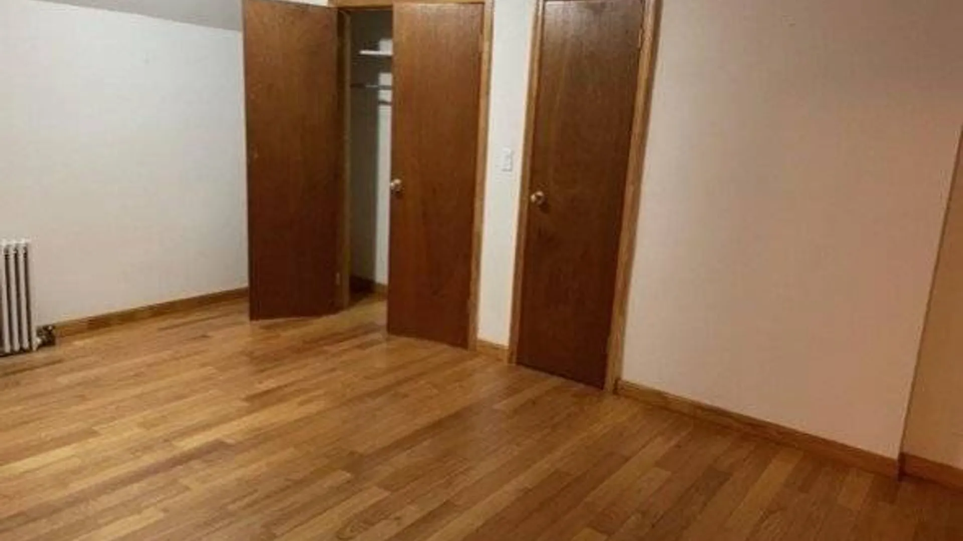 Property at 196-49 45 ave, Flushing, NY 11358 5