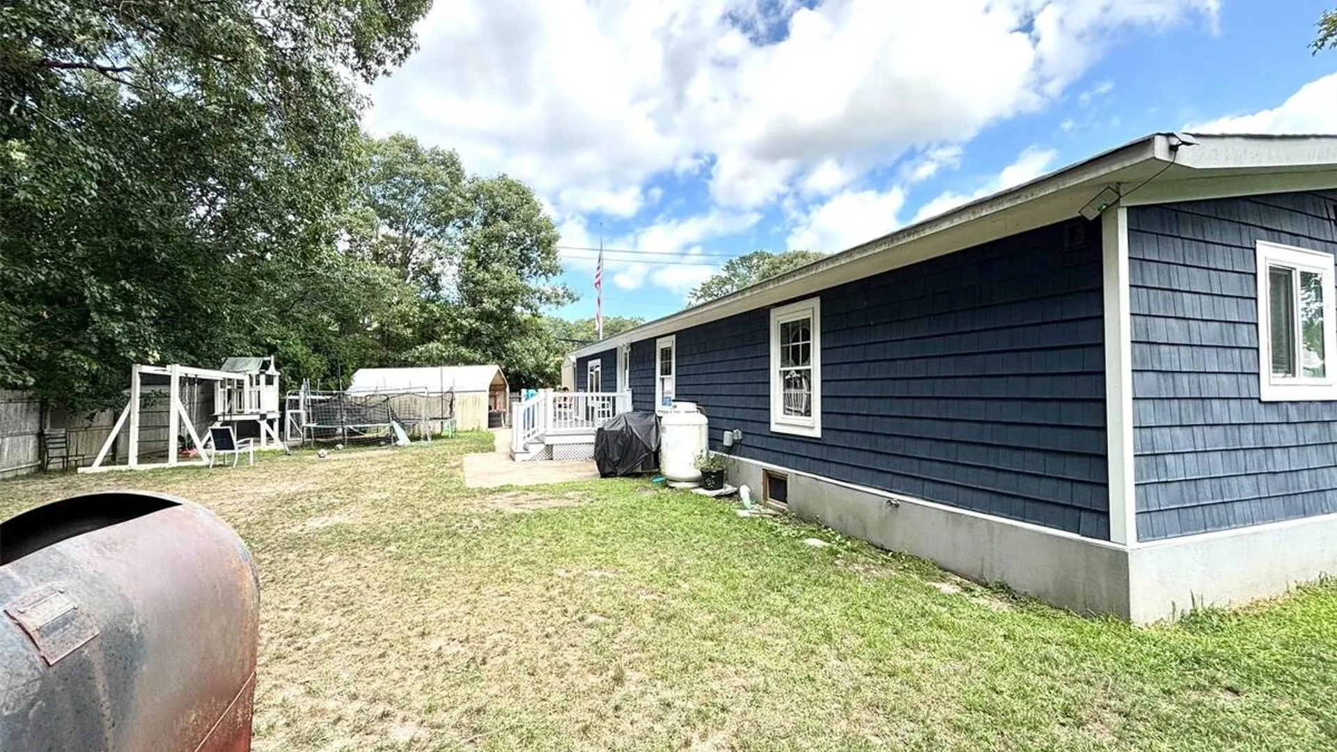 Property at 41 Carls Place, Riverhead, NY 11901 7