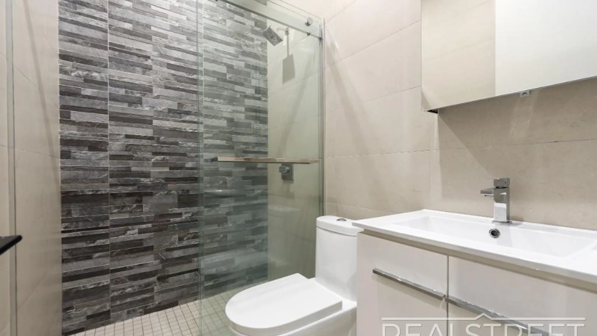 Property at 697 Dekalb Ave, BROOKLYN, NY 11216 5
