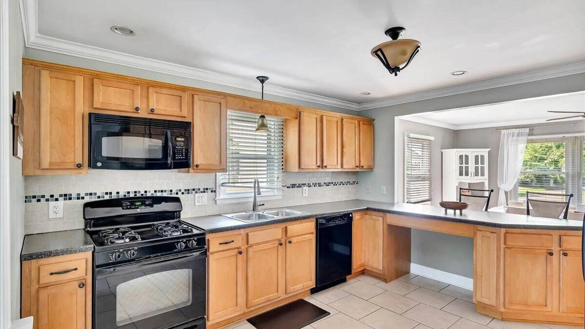 Property at 24 Bruen Court, Rensselaer, NY 12144 11