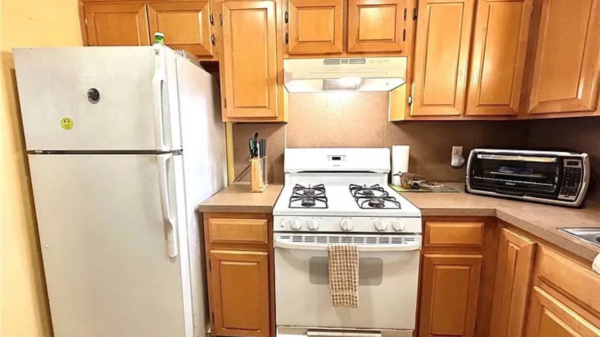 Property at 1943 Adee Ave, Bronx, NY 10469 6