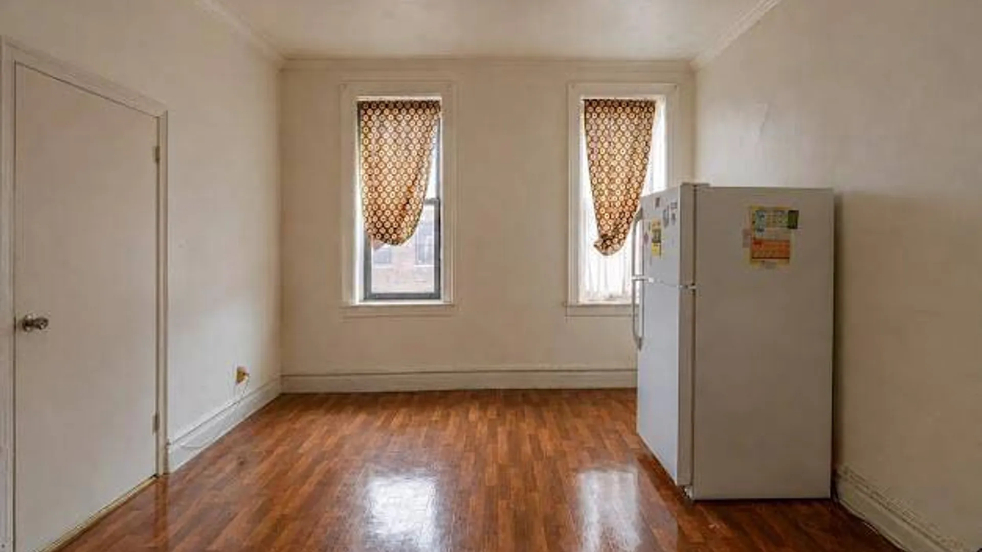 Property at 1067 Brighton Beach Ave, Brooklyn, NY 11235 4