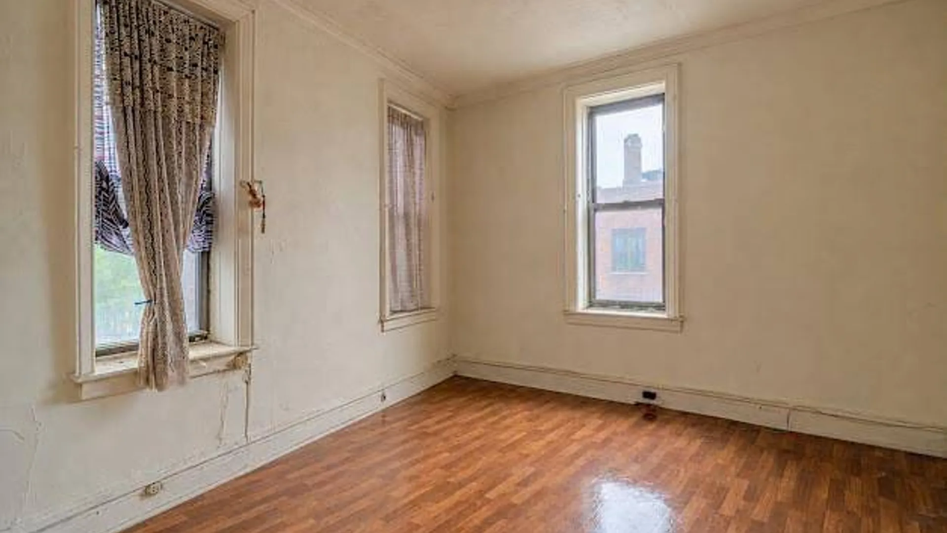 Property at 1067 Brighton Beach Ave, Brooklyn, NY 11235 5
