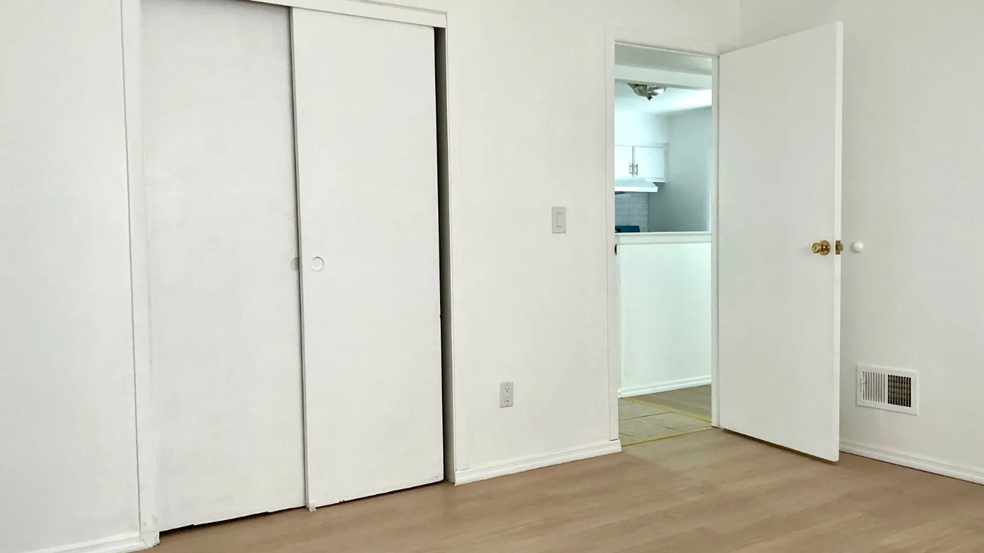 Property at 111 Fields Ave, Staten Island, NY 10314 9