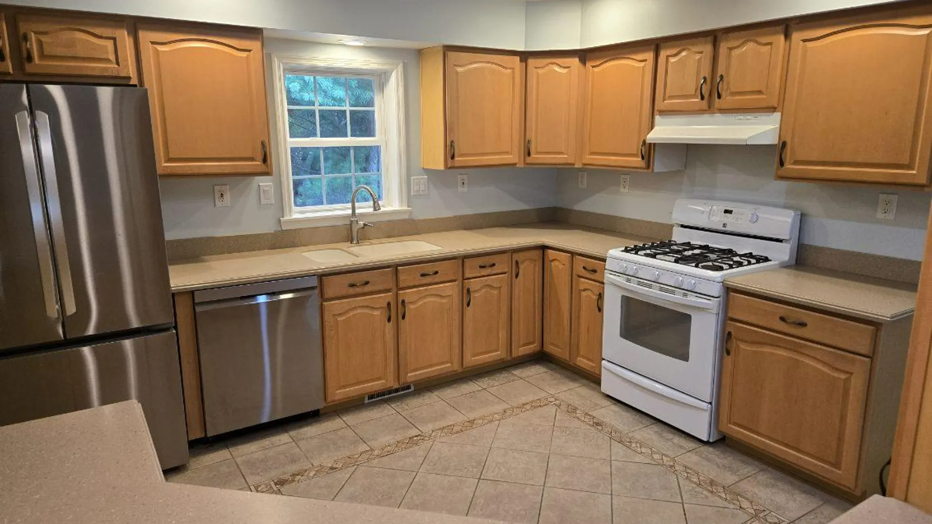 Property at 1407-205 Middle Rd, Calverton, NY 11933 3