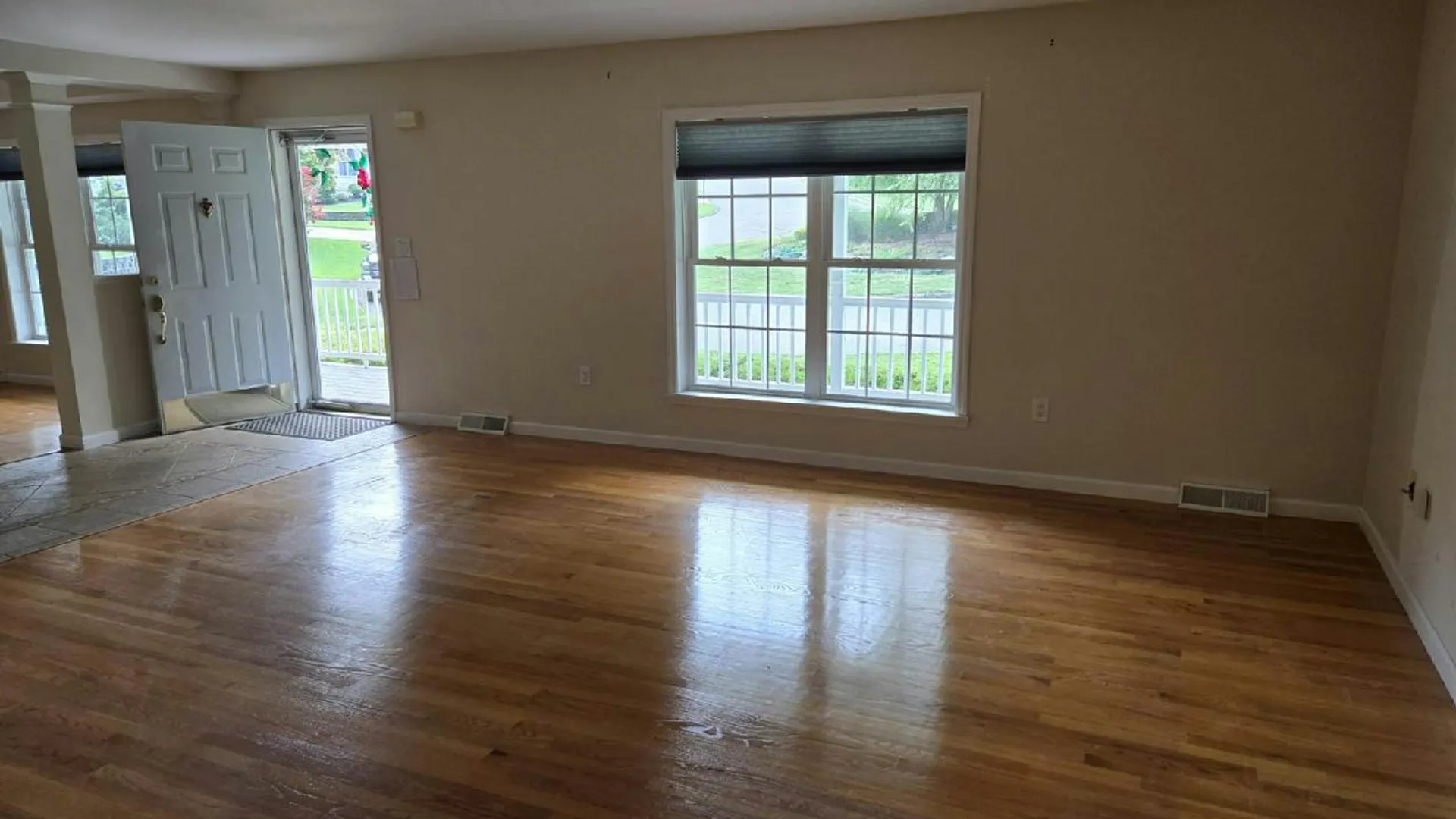 Property at 1407-205 Middle Rd, Calverton, NY 11933 4