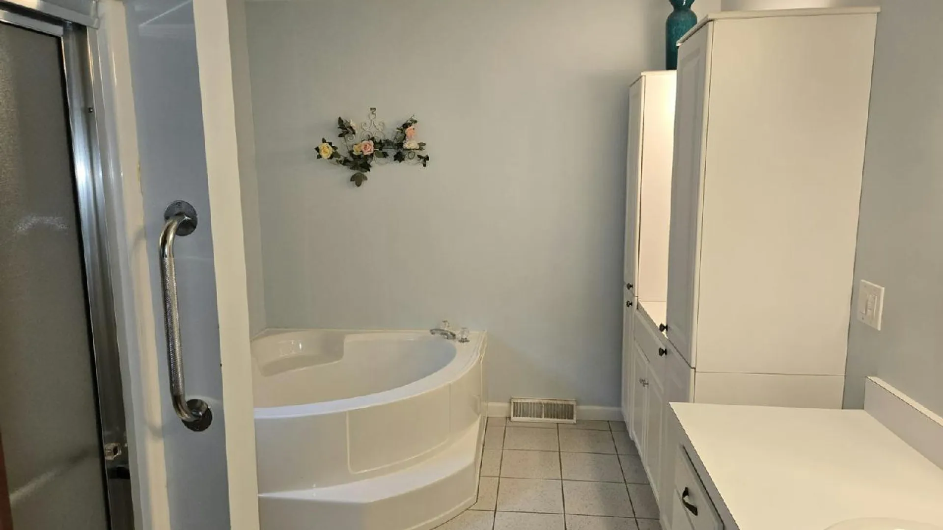 Property at 1407-205 Middle Rd, Calverton, NY 11933 10