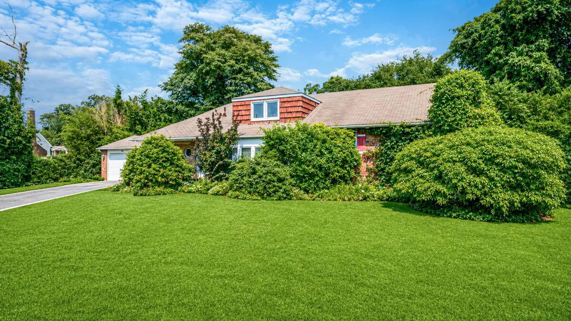 Property at 893 Gardiner Drive, Bay Shore, NY 11706 5