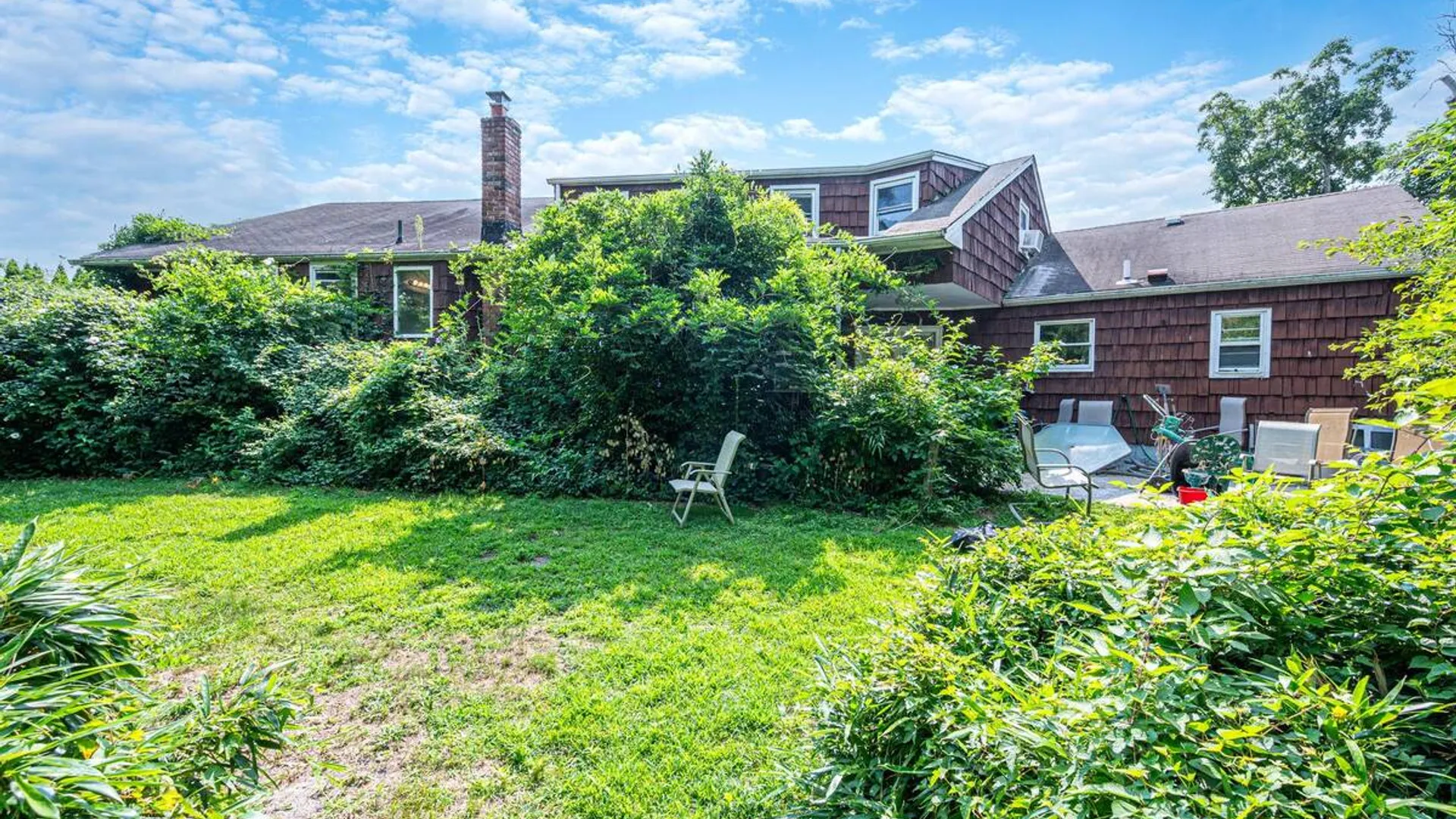 Property at 893 Gardiner Drive, Bay Shore, NY 11706 6