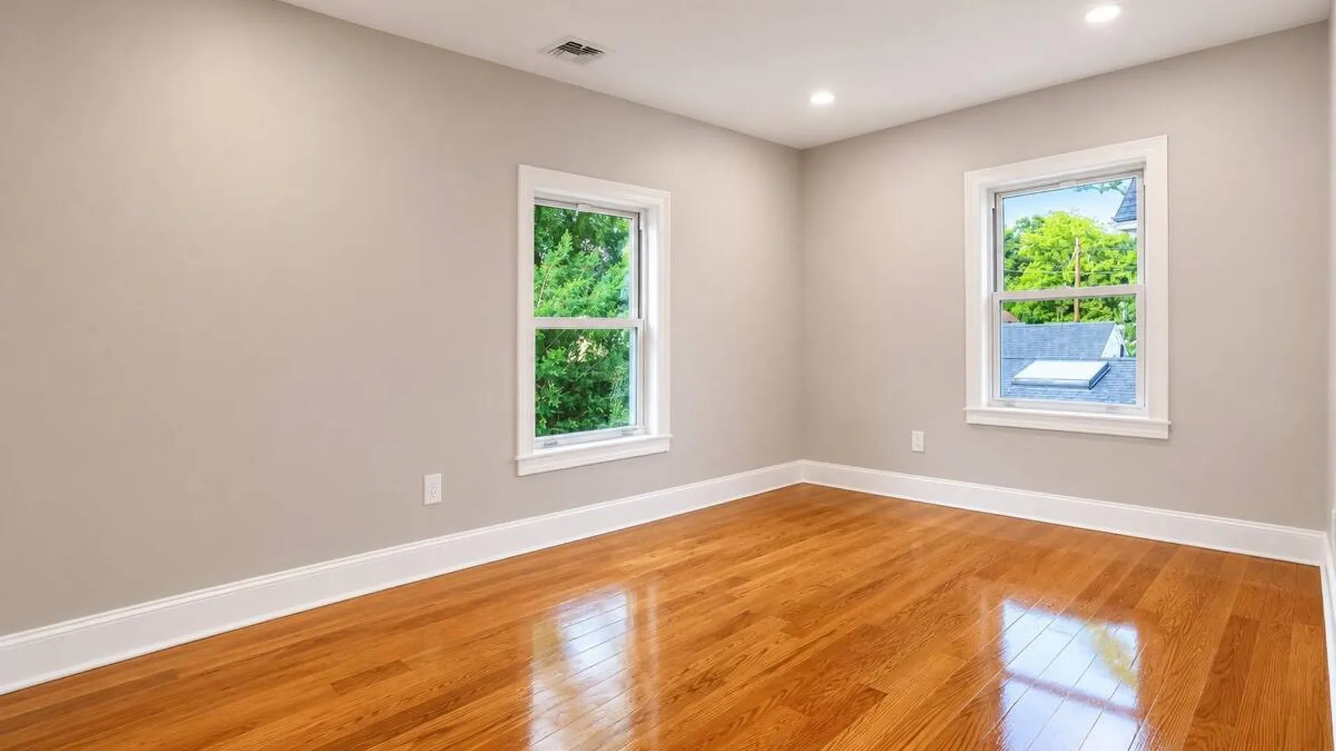 Property at 82 Vernon Avenue, East Norwich, NY 11732 19
