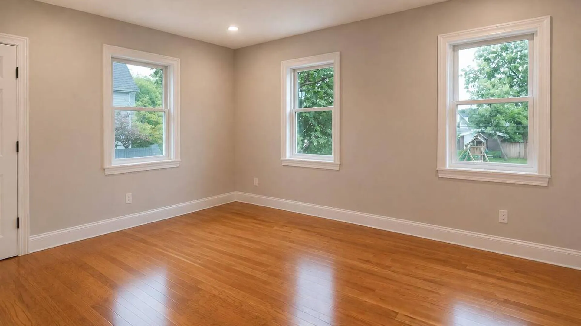 Property at 82 Vernon Avenue, East Norwich, NY 11732 23