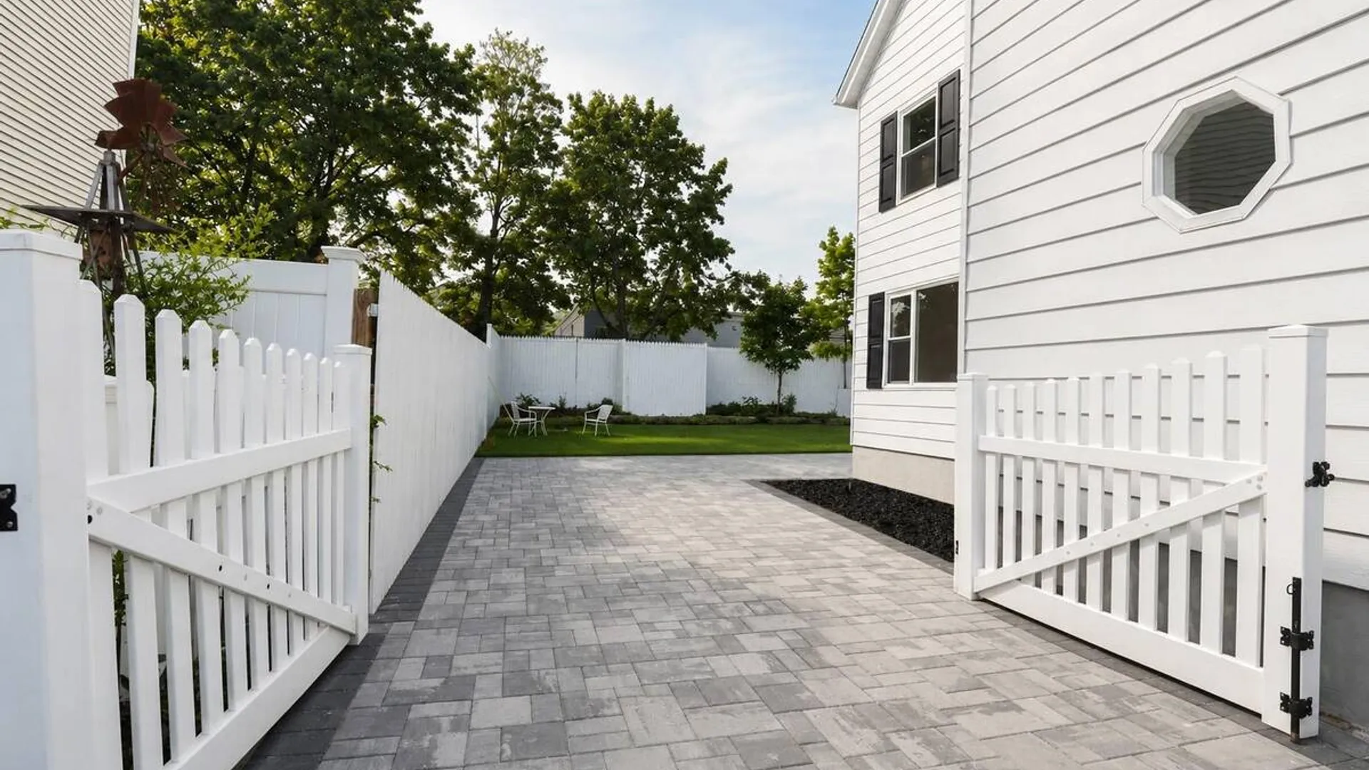 Property at 82 Vernon Avenue, East Norwich, NY 11732 28