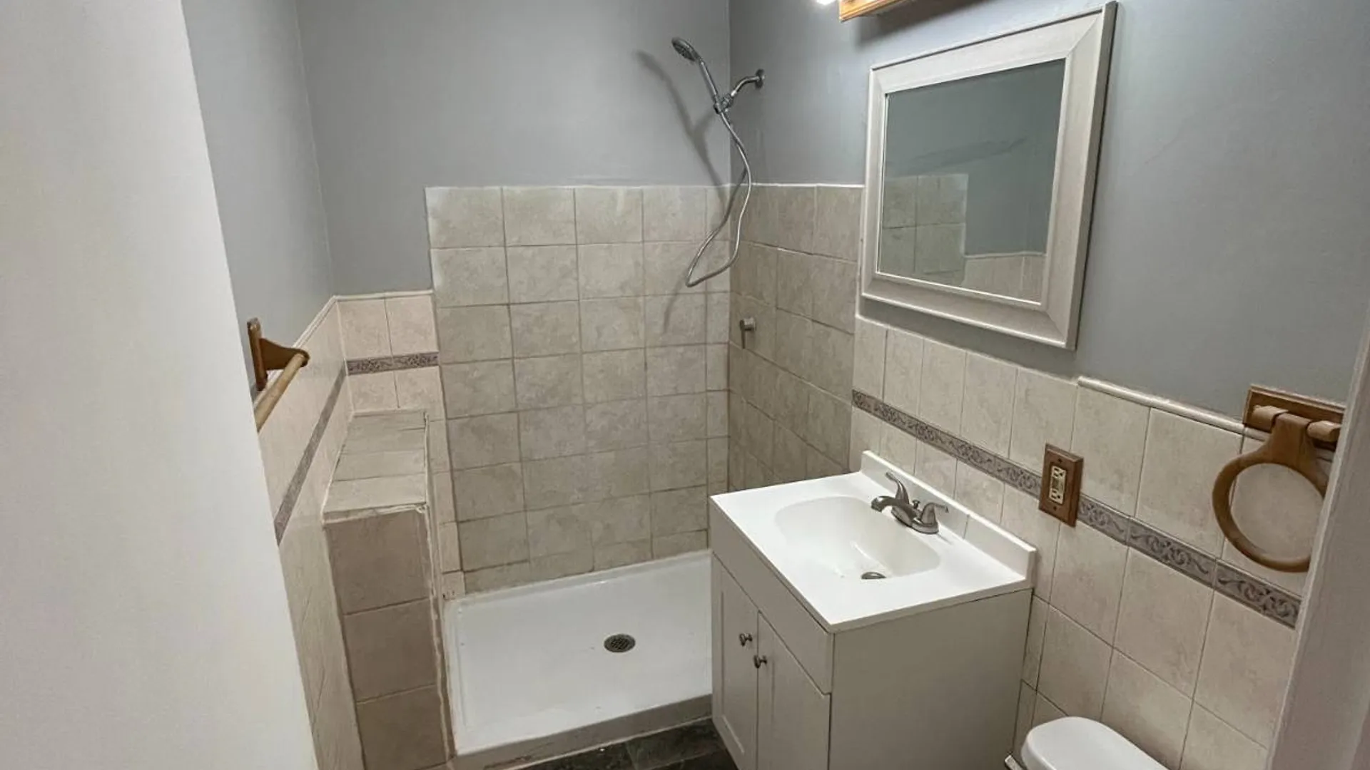 Property at 13 John St, Schenectady, NY 12305 9