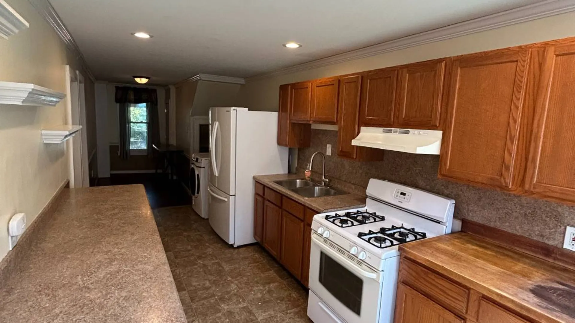 Property at 13 John St, Schenectady, NY 12305 11