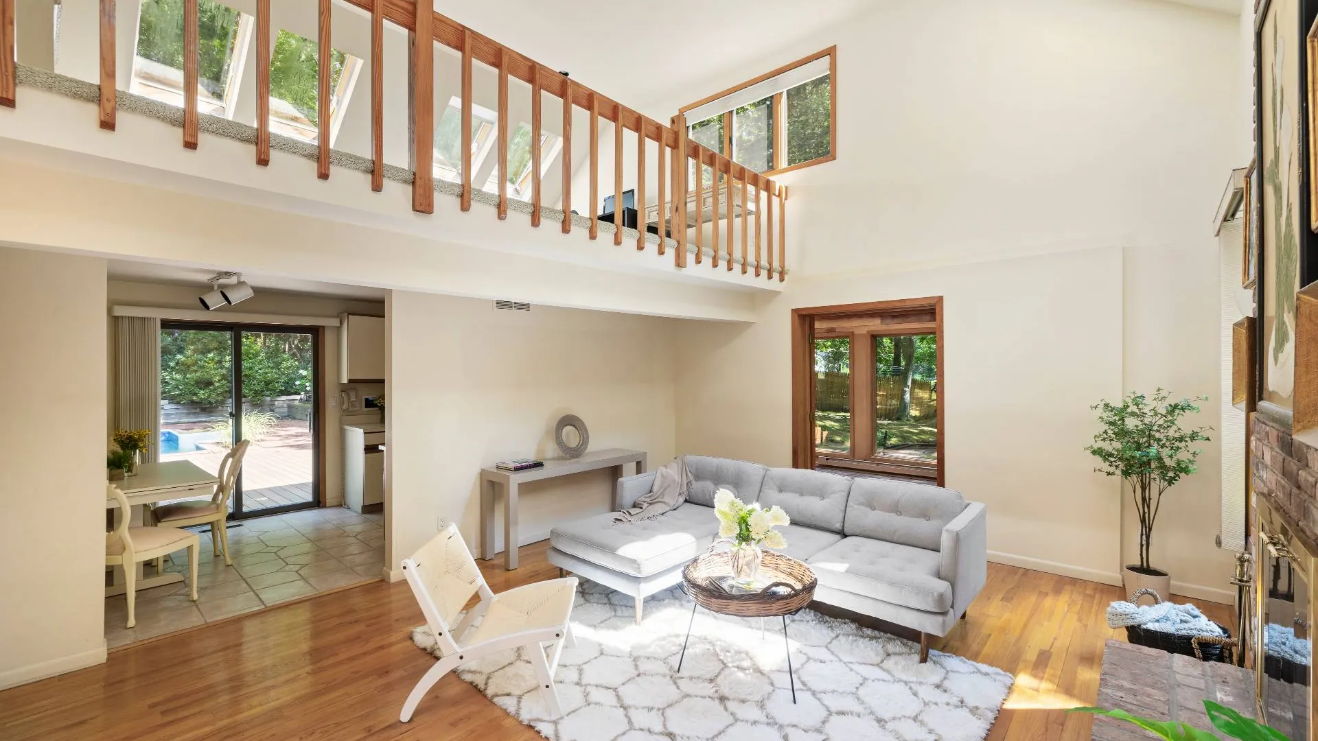 Property at 69 GLENVIEW DR, Southampton, NY 11968 4
