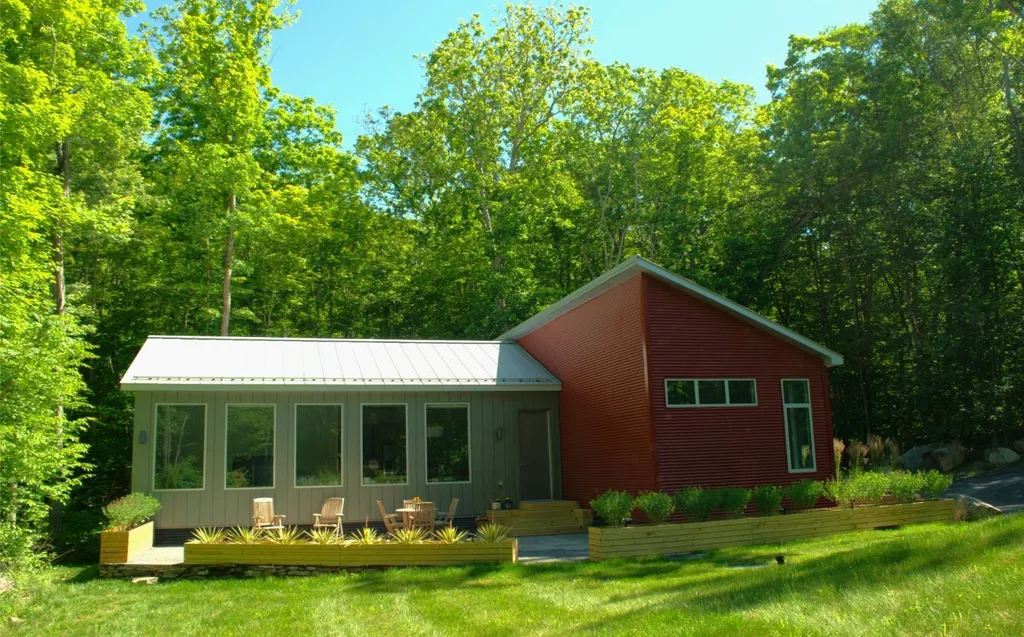 Property at 32 Old East Rd, Wallkill, NY 12589