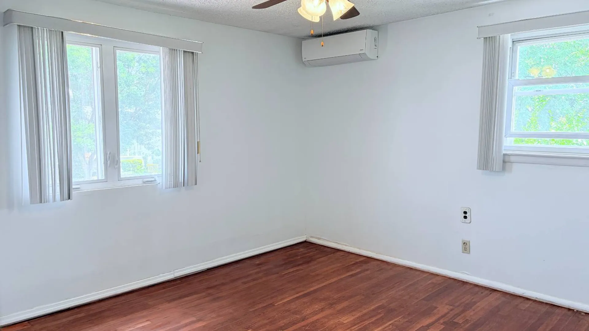 Property at 64 Fox Pl, Hicksville, NY 11801 16