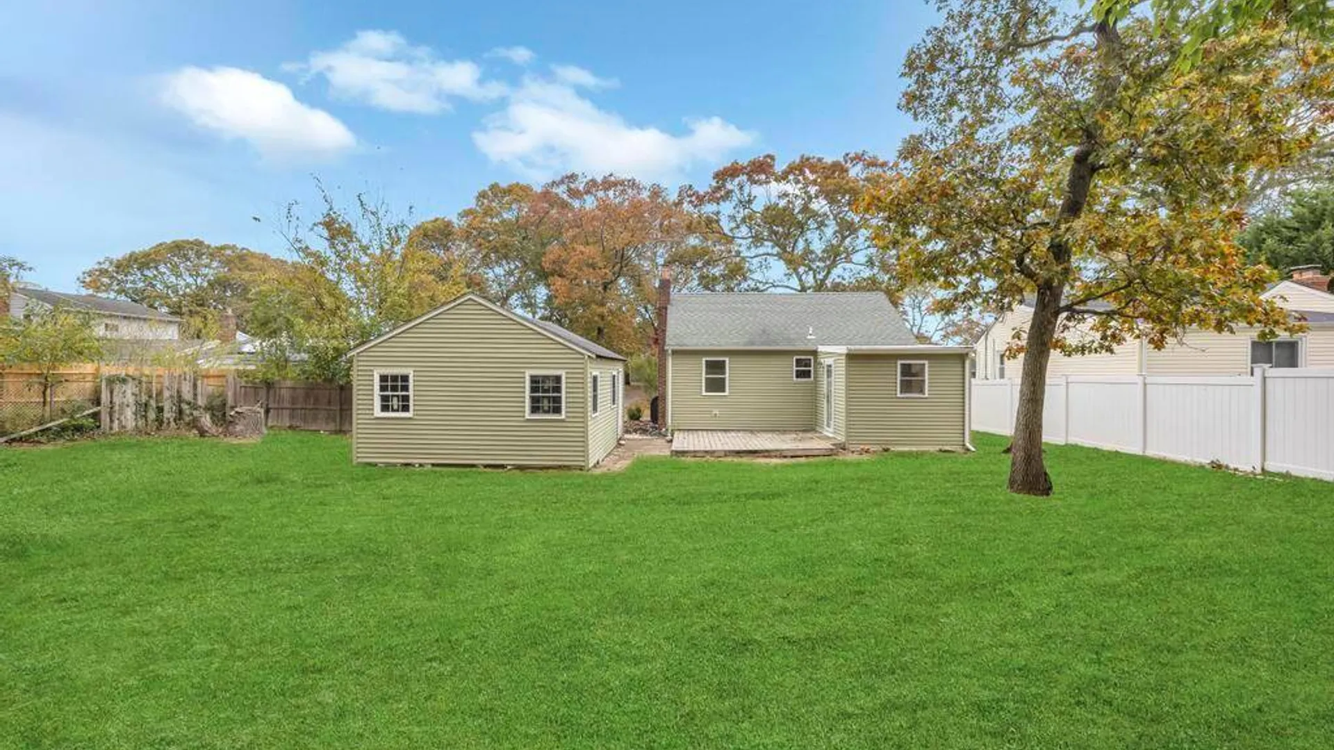 Property at 34 Ormond Avenue, Selden, NY 11784 23