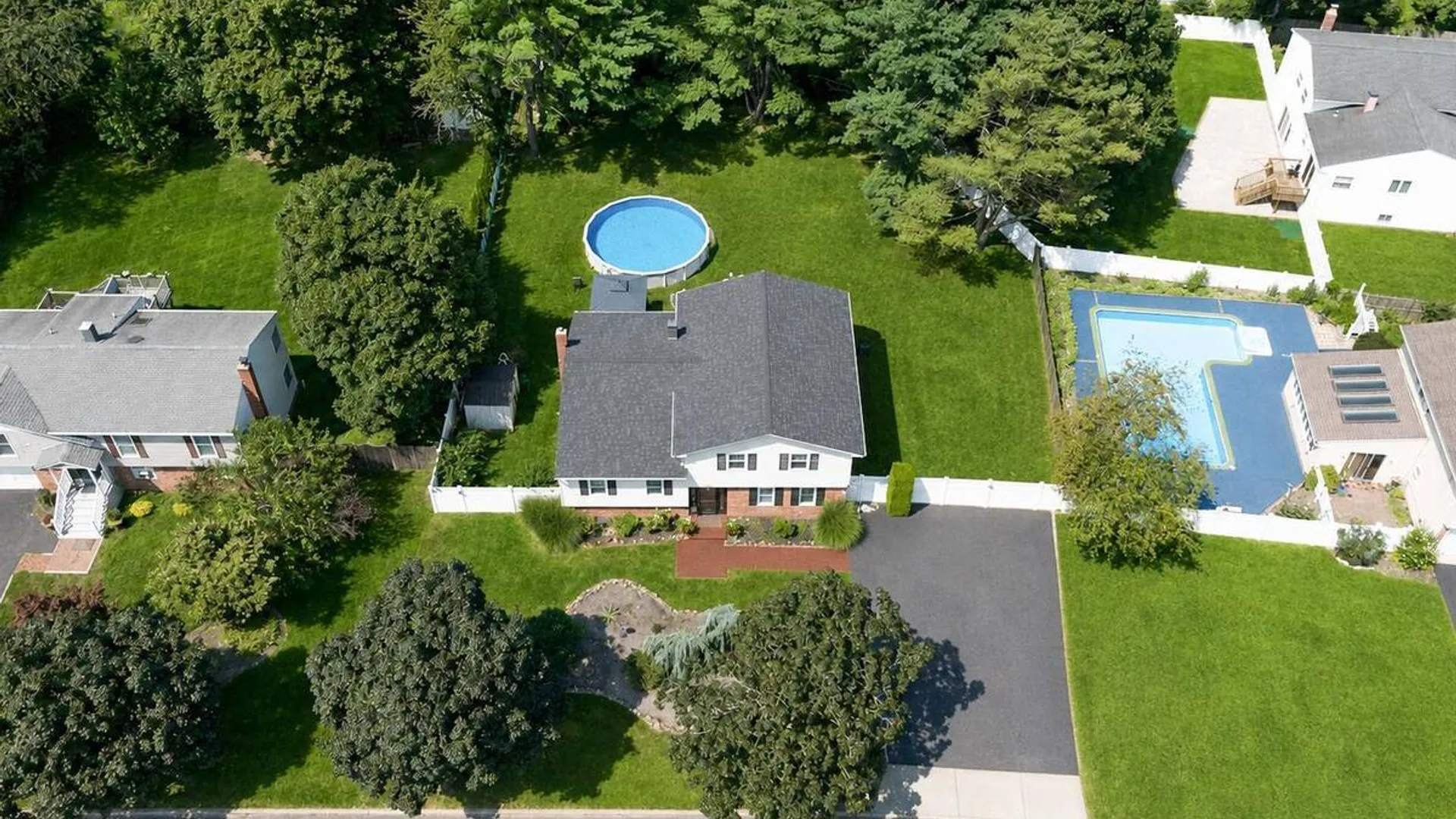 Property at 3 Humming Lane, Coram, NY 11727 4