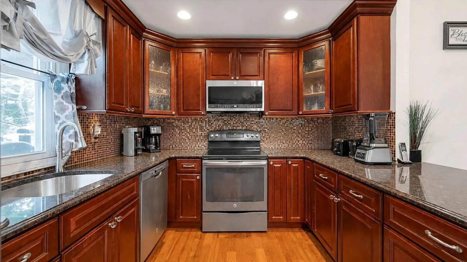 Property at 3 Humming Lane, Coram, NY 11727 8