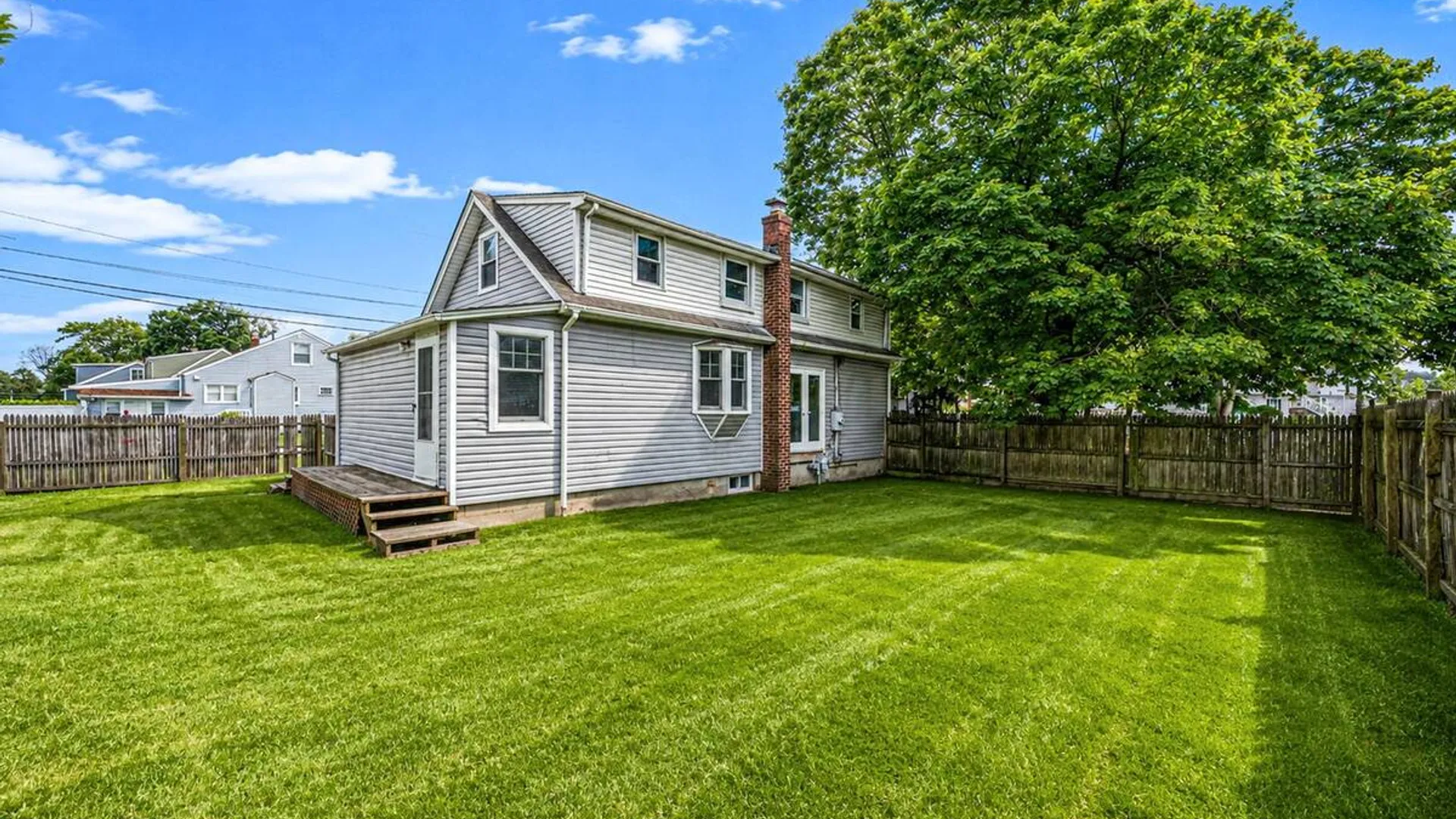 Property at 568 N Wellwood Avenue, Lindenhurst, NY 11757 26