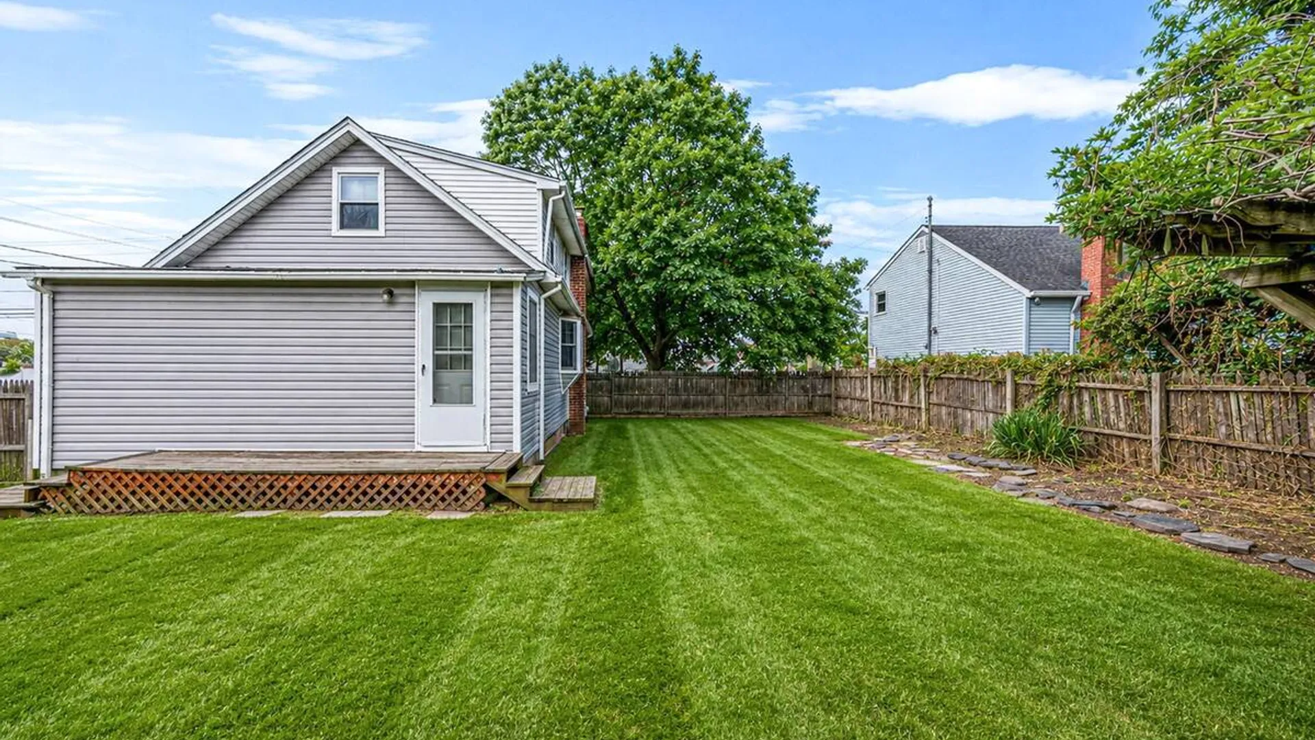 Property at 568 N Wellwood Avenue, Lindenhurst, NY 11757 28