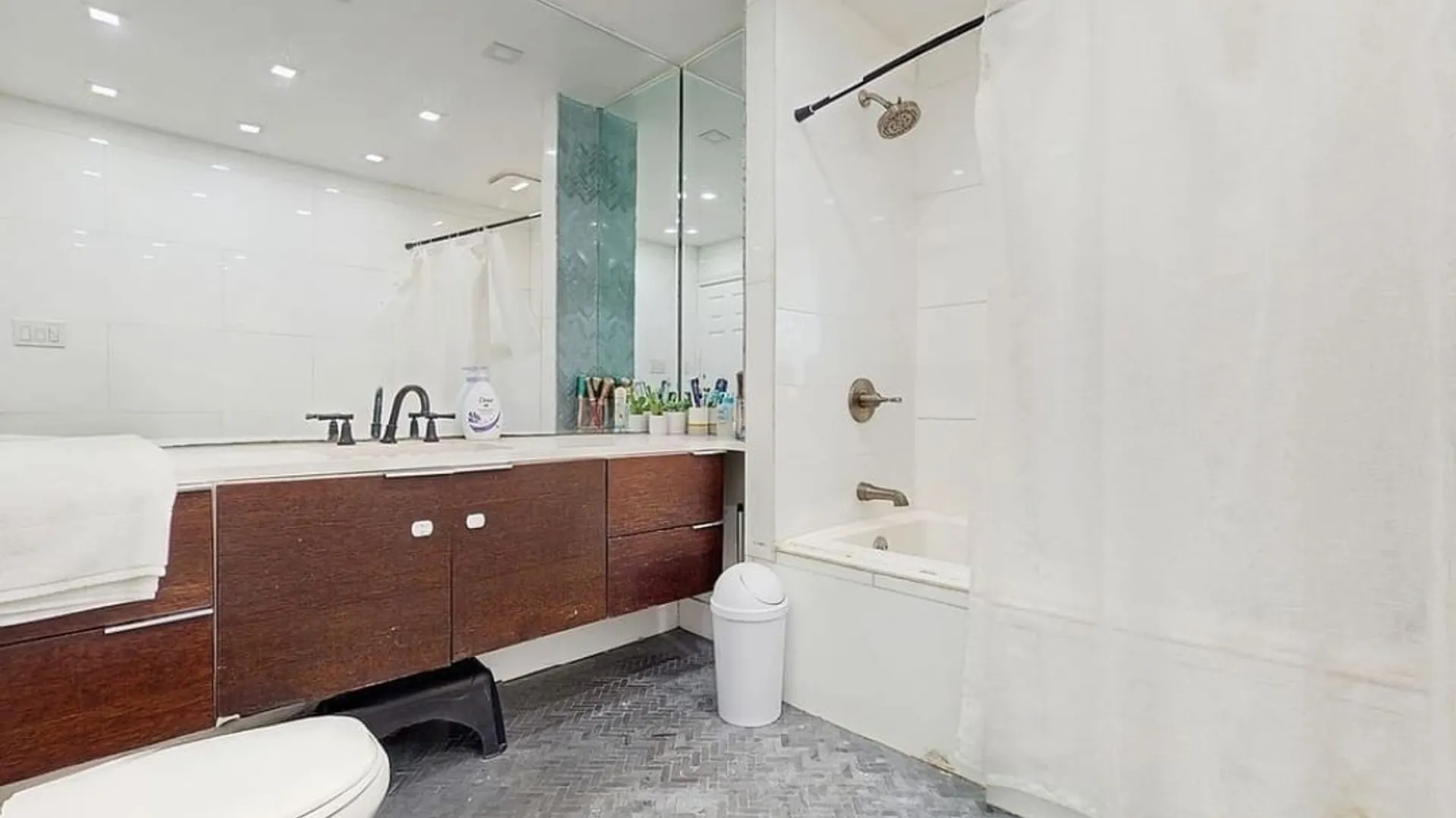 Property at 4202 Manhattan Avenue, Brooklyn, NY 11224 13
