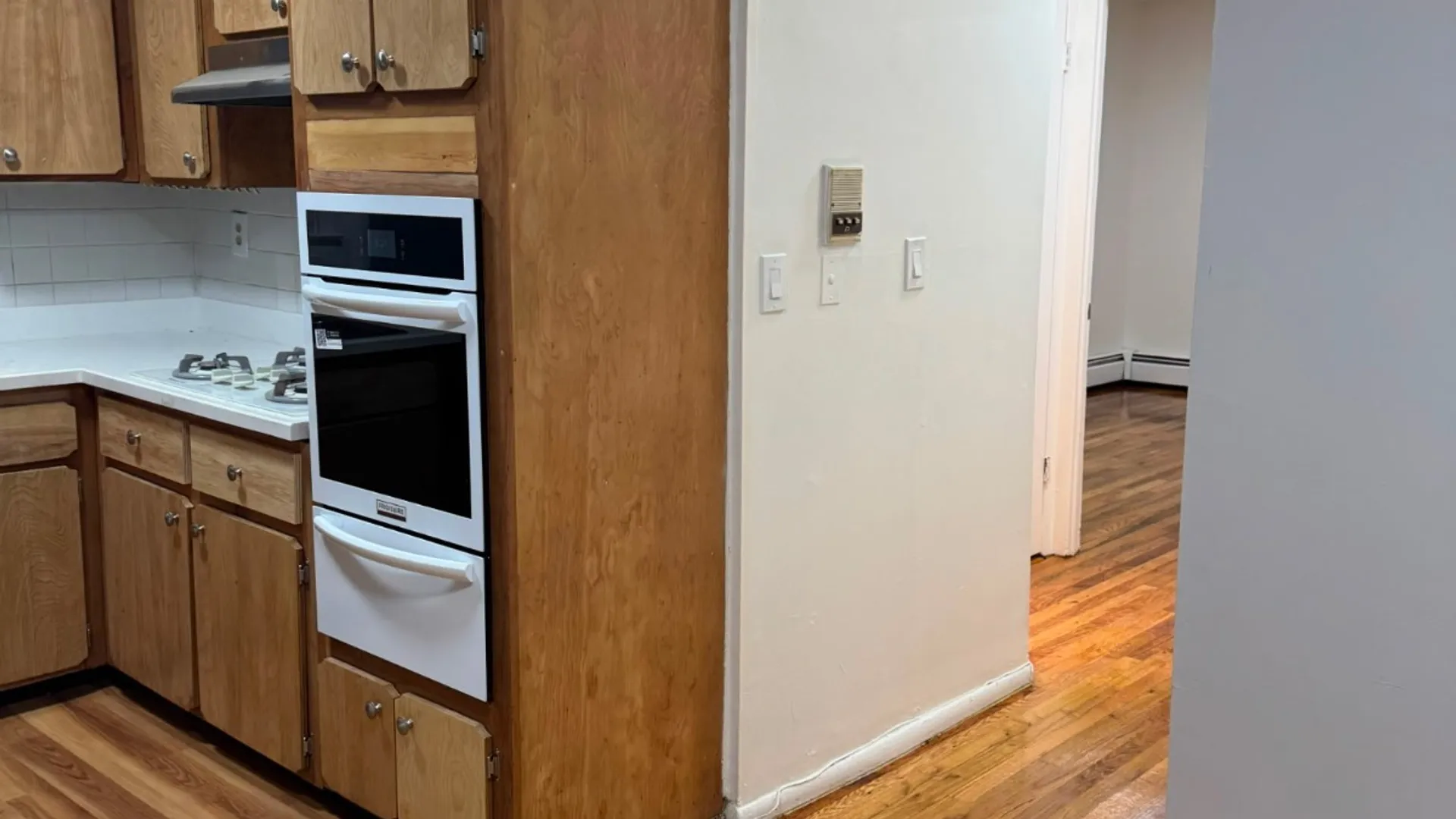 Property at 1115 Saint Lawrence Ave, Bronx, NY 10472 5