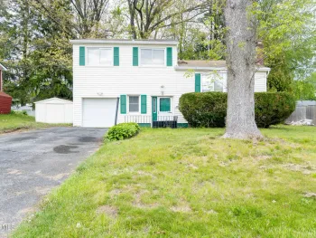 Property at 3307 Woodlawn Avenue, Schenectady, NY 12304