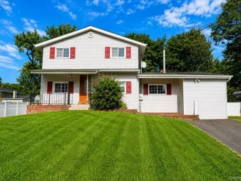 Property at 19 Balin Ave, South Setauket, NY 11720