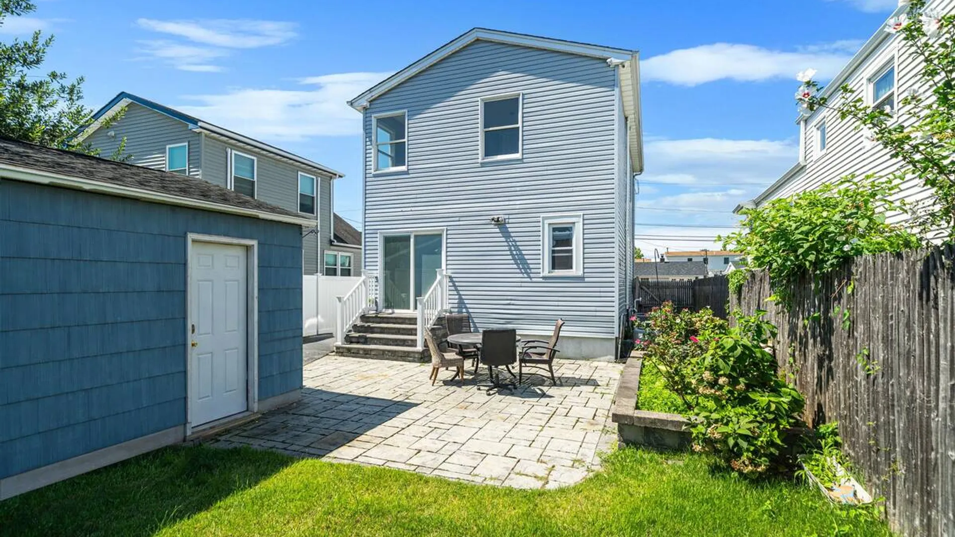 Property at 646 S 7th Street, Lindenhurst, NY 11757 7