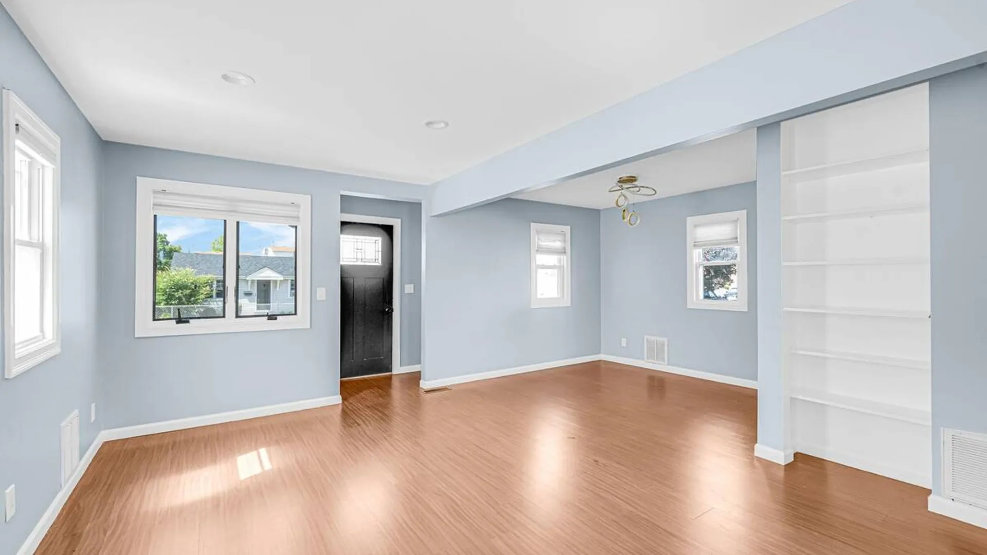 Property at 646 S 7th Street, Lindenhurst, NY 11757 9
