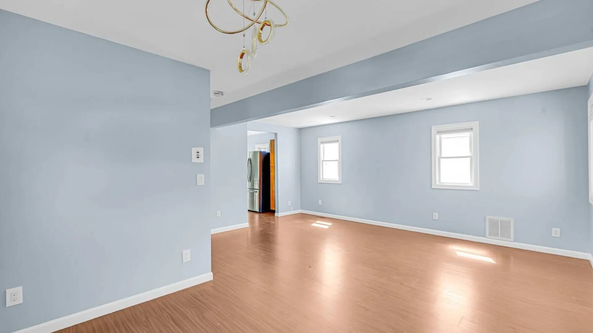Property at 646 S 7th Street, Lindenhurst, NY 11757 10