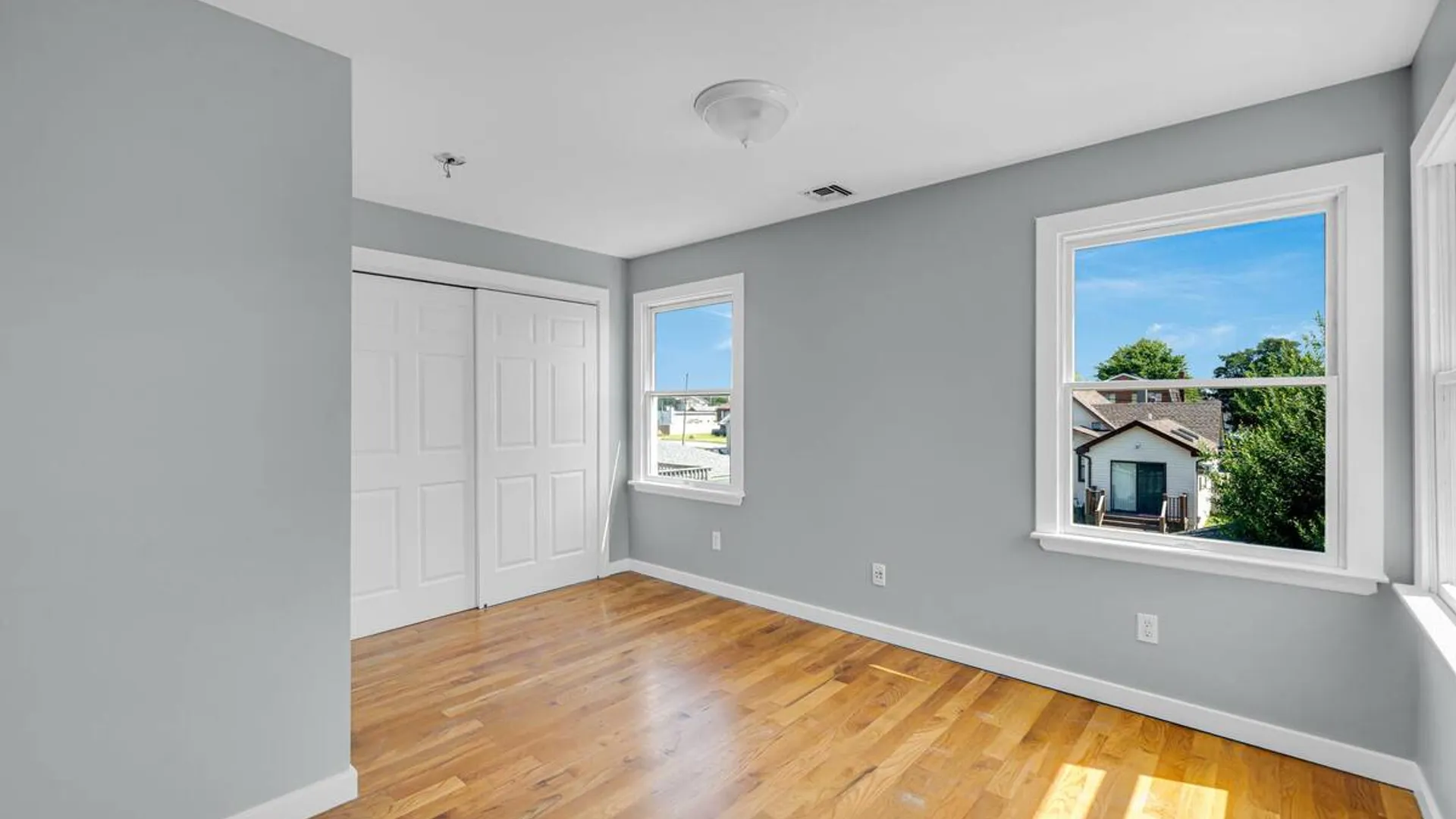 Property at 646 S 7th Street, Lindenhurst, NY 11757 17
