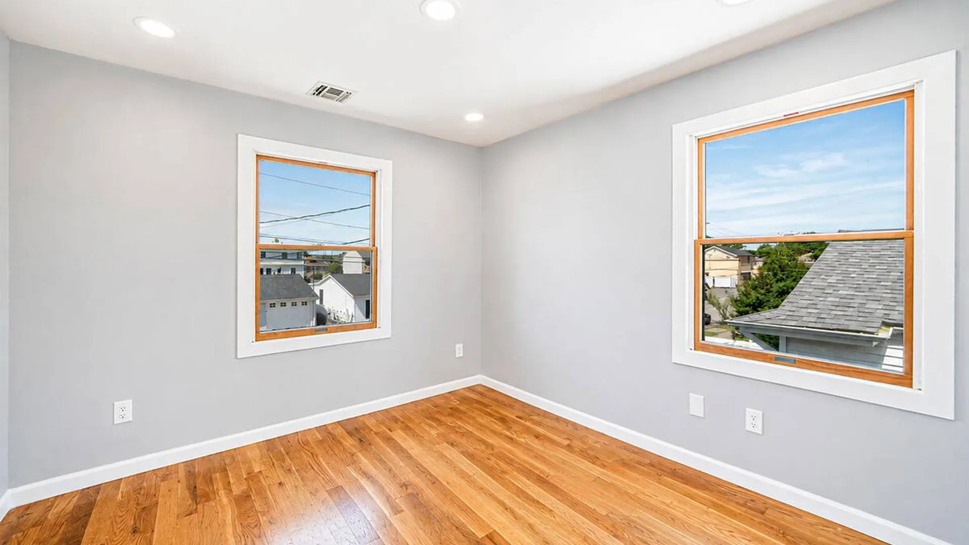 Property at 646 S 7th Street, Lindenhurst, NY 11757 21
