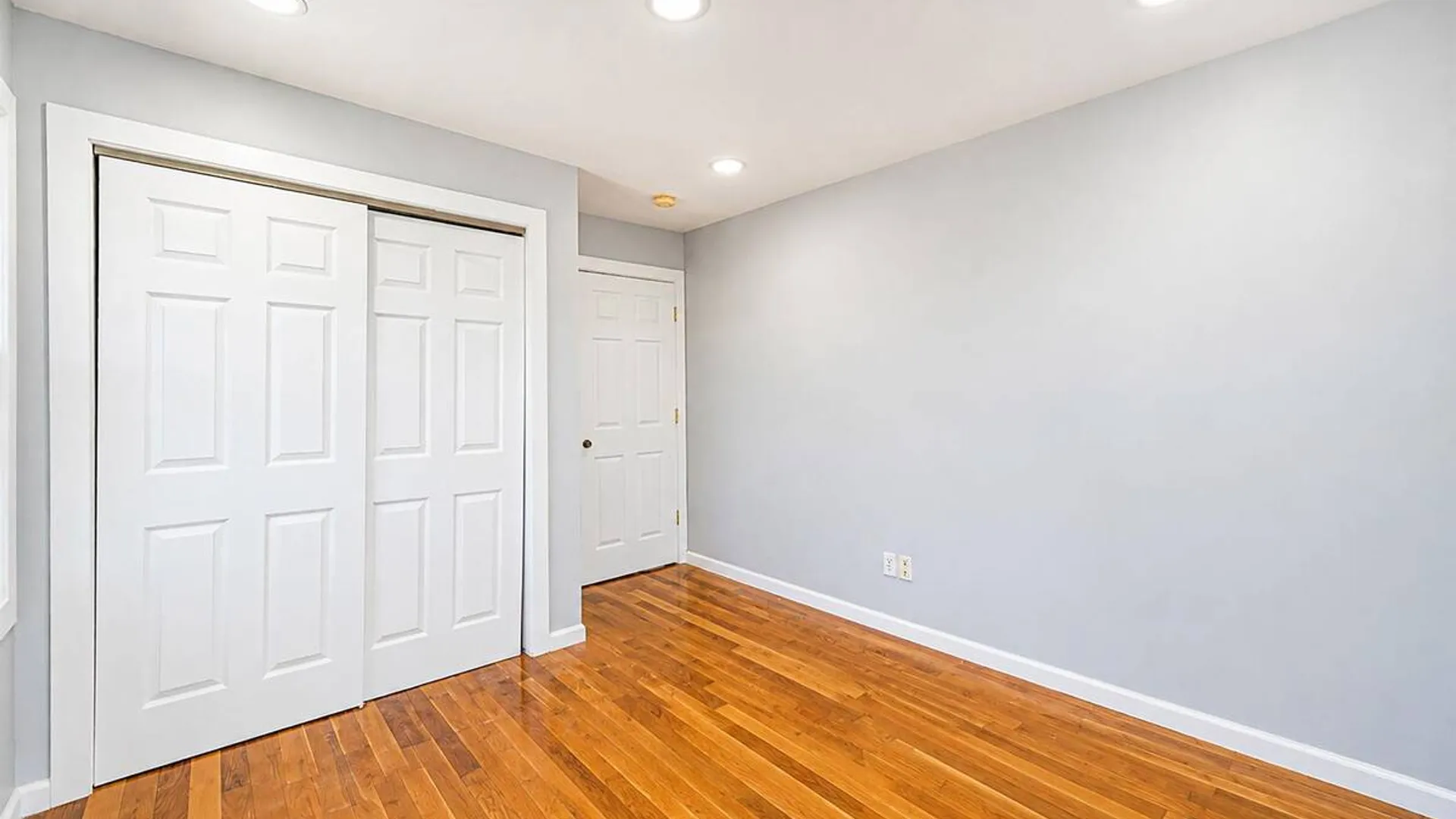 Property at 646 S 7th Street, Lindenhurst, NY 11757 22