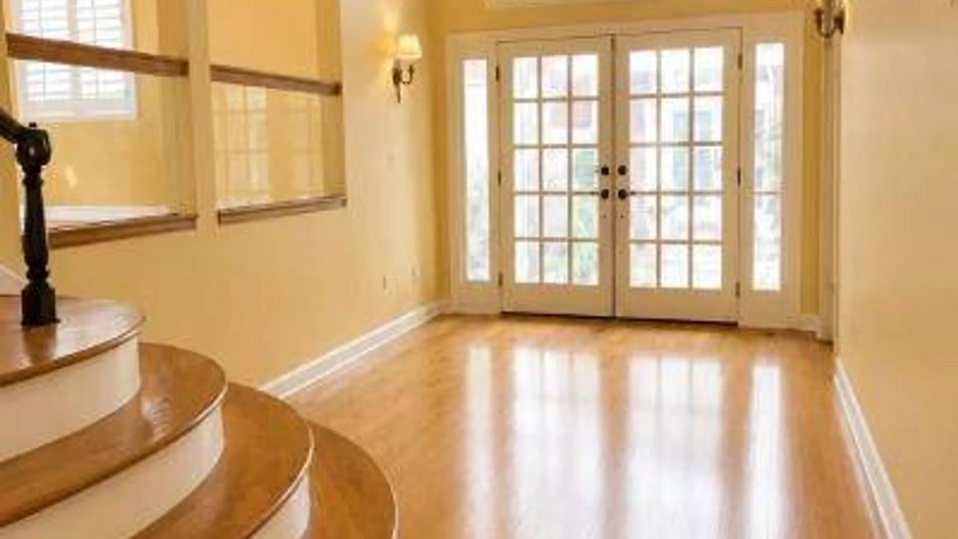 Property at 5 Deep Woods Court, Glen Cove, NY 11542 4