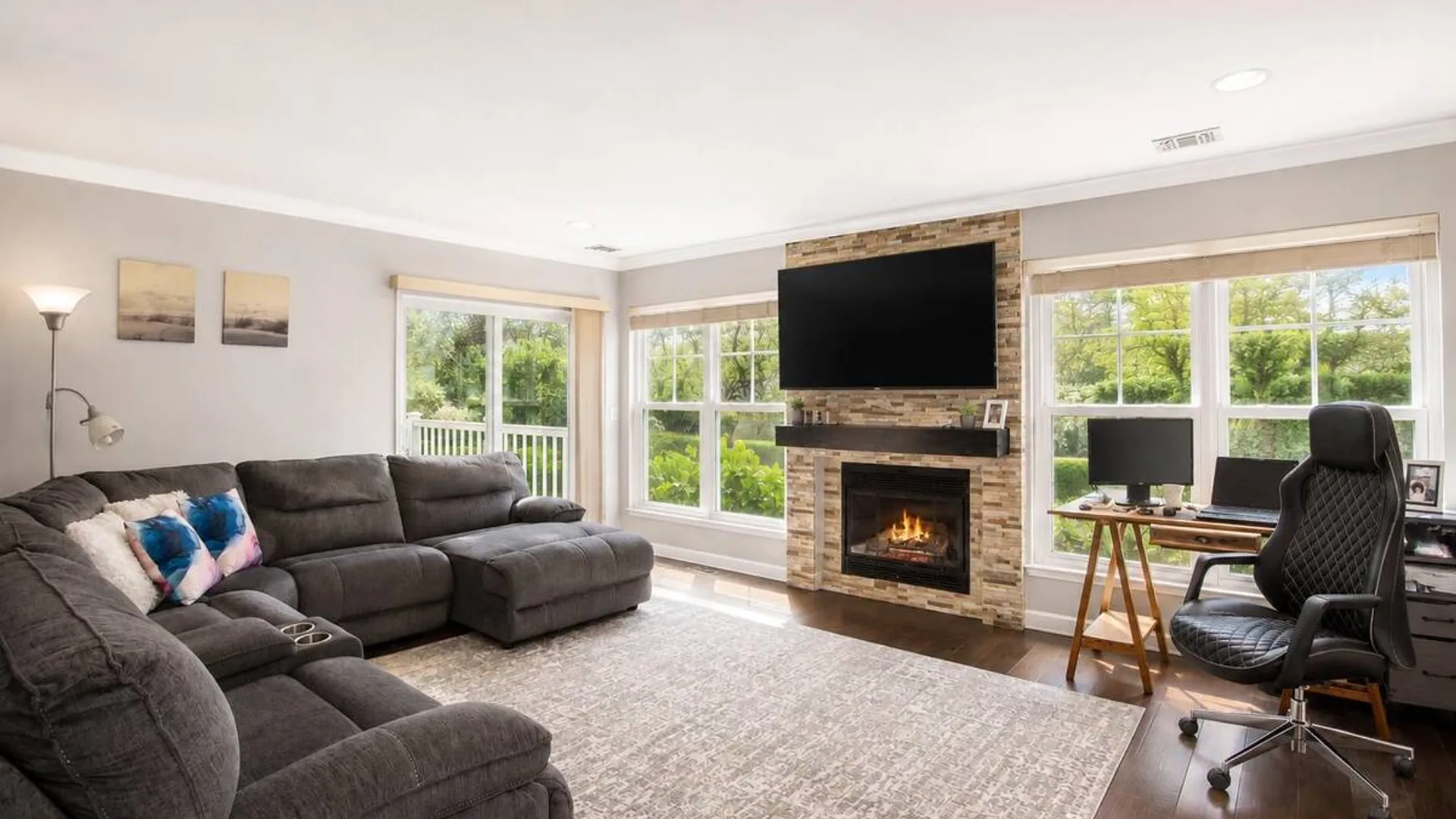 Property at 31 Vista Drive N, Manorville, NY 11949 9