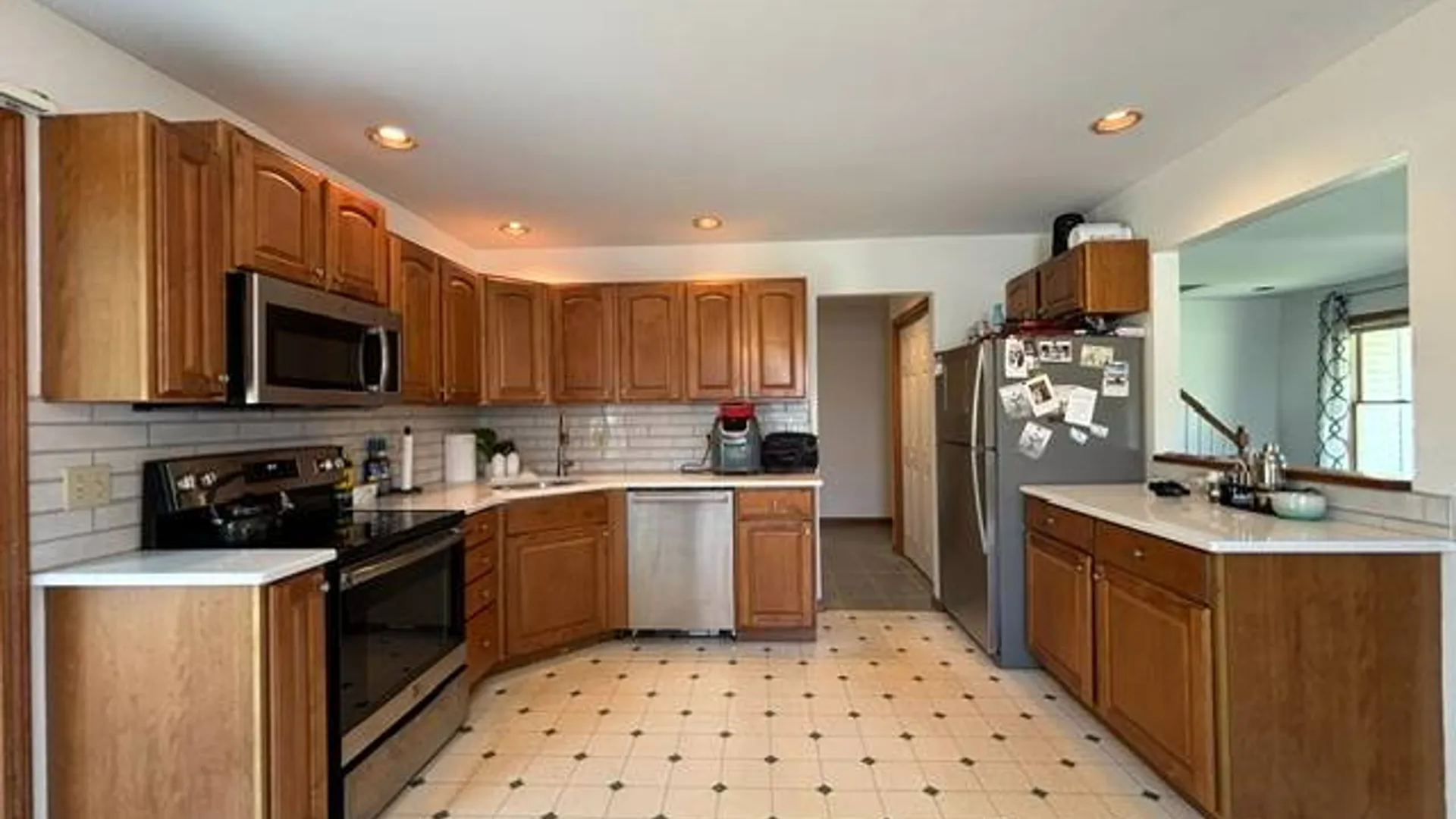 Property at 1 Gay Lyn Drive, Colonie, NY 12205 3
