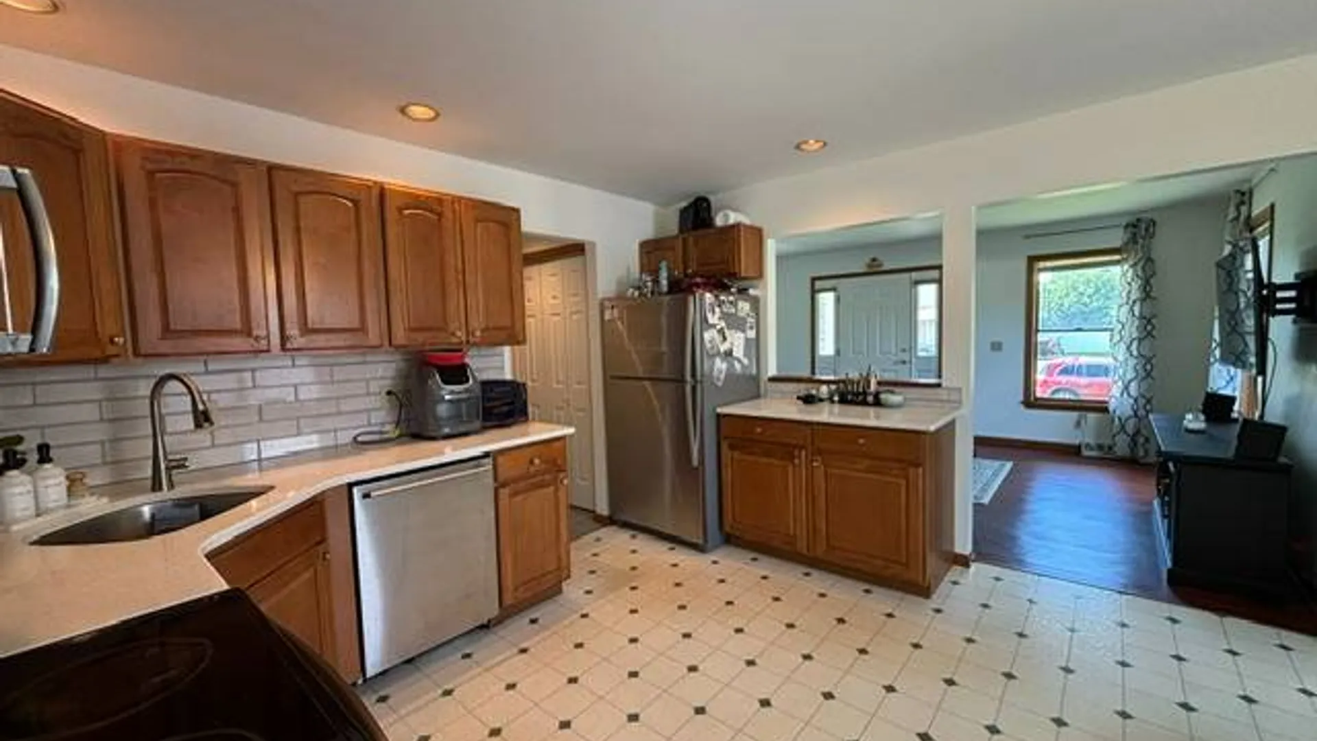 Property at 1 Gay Lyn Drive, Colonie, NY 12205 4