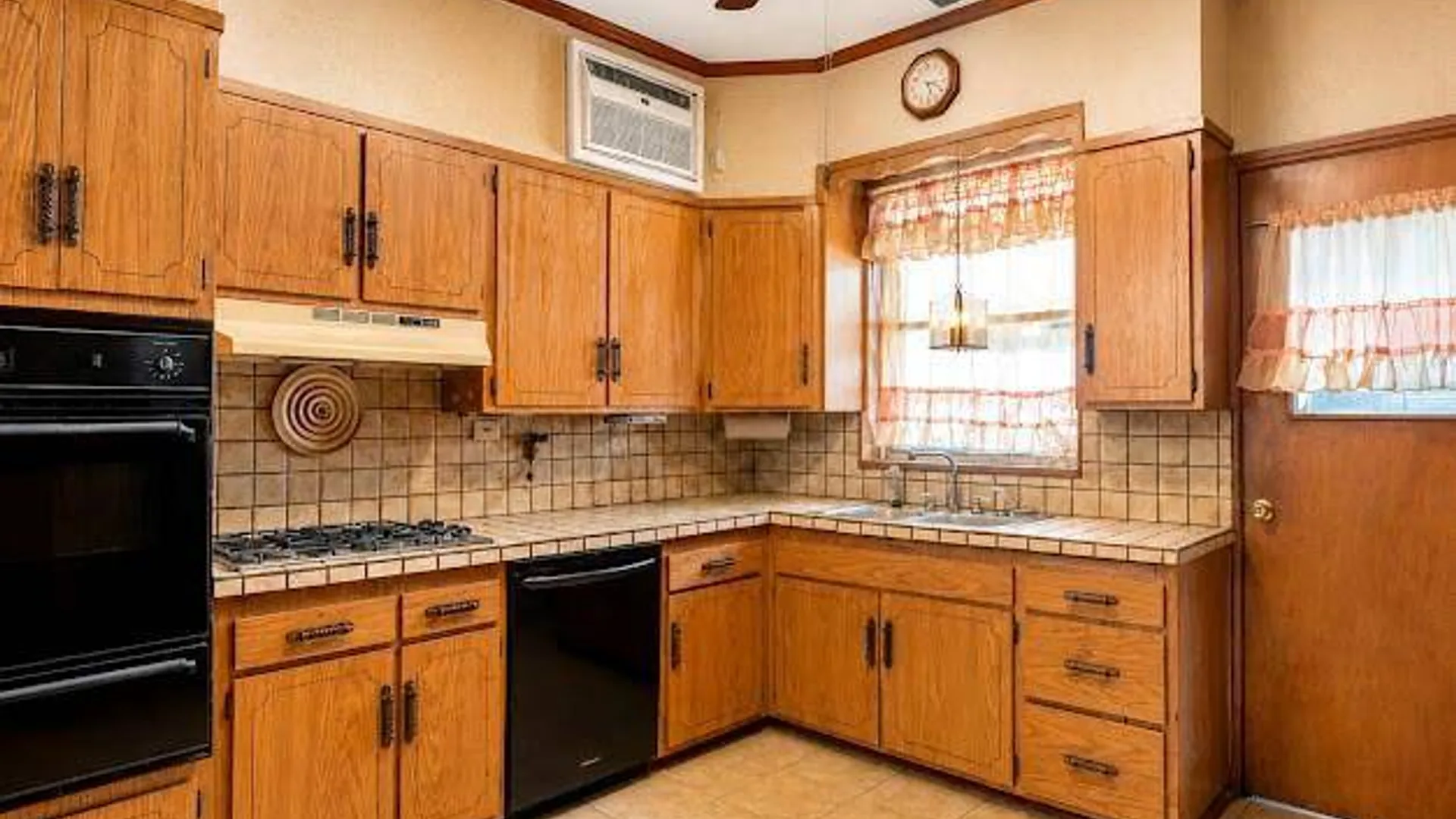 Property at 1069 74th St, Brooklyn, NY 11228 6