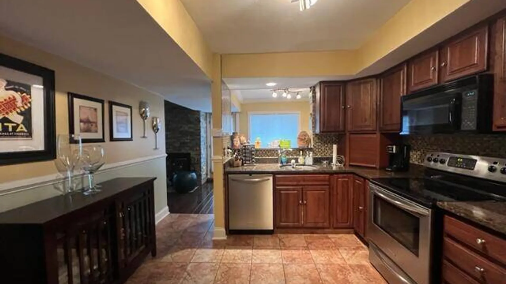 Property at 39 Grant Hill Court, Clifton Park, NY 12065 7