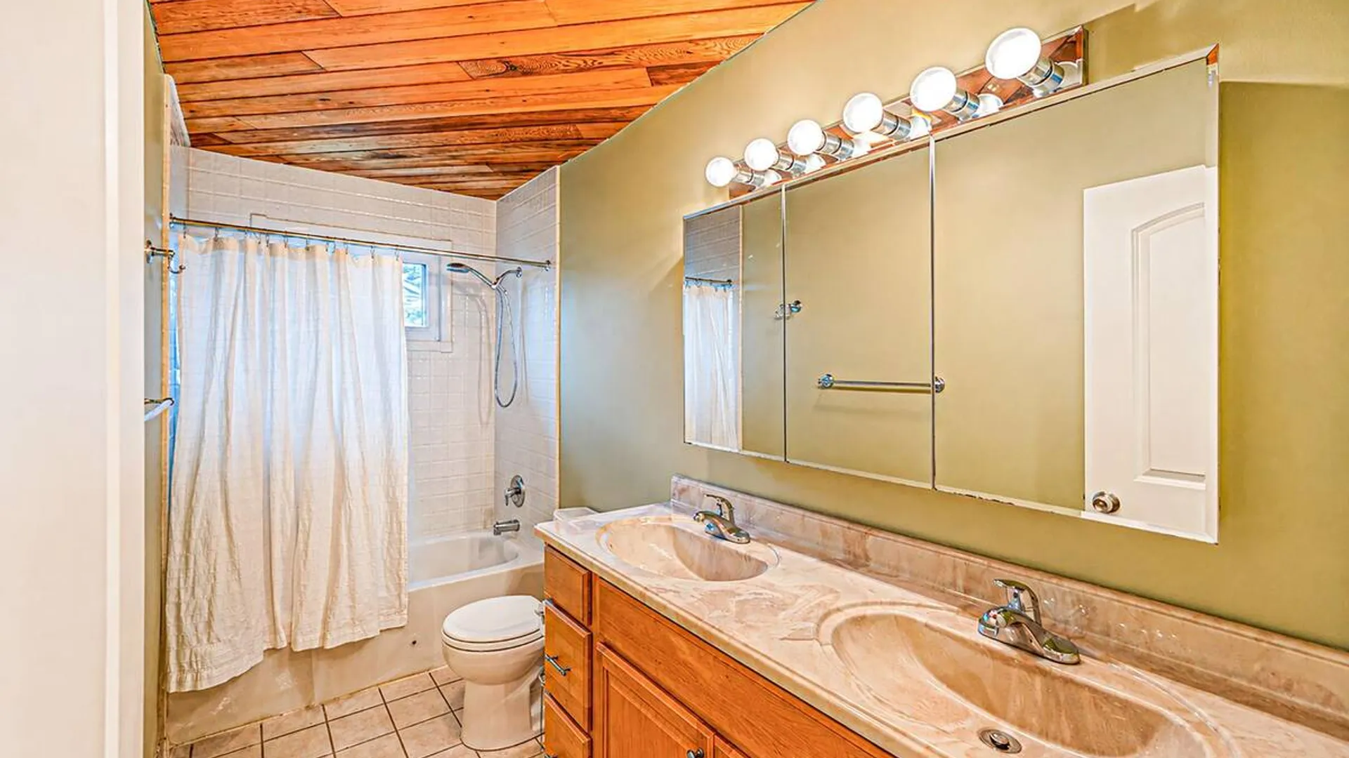 Property at 24 trafalgar Drive, Shirley, NY 11967 20