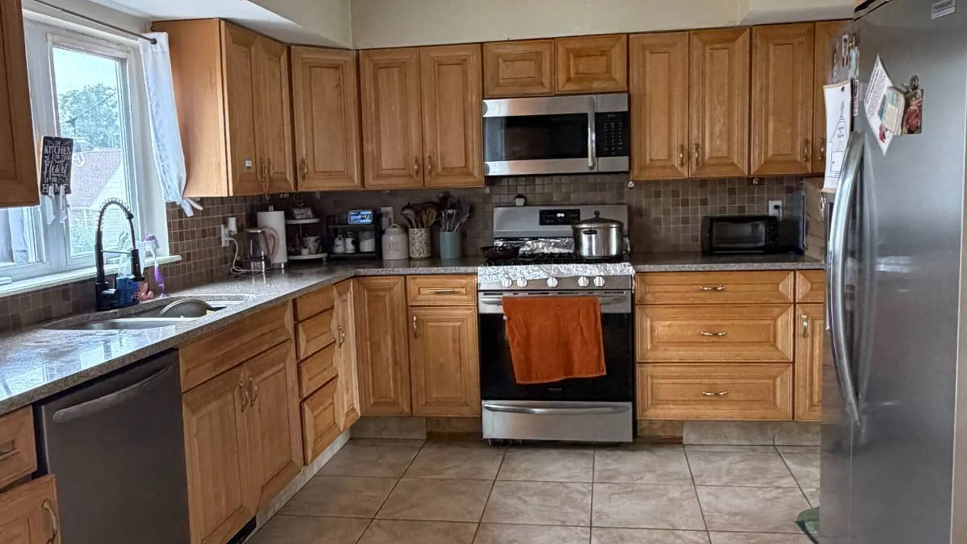 Property at 189 Elizabeth Ave, Oceanside, NY 11572 7